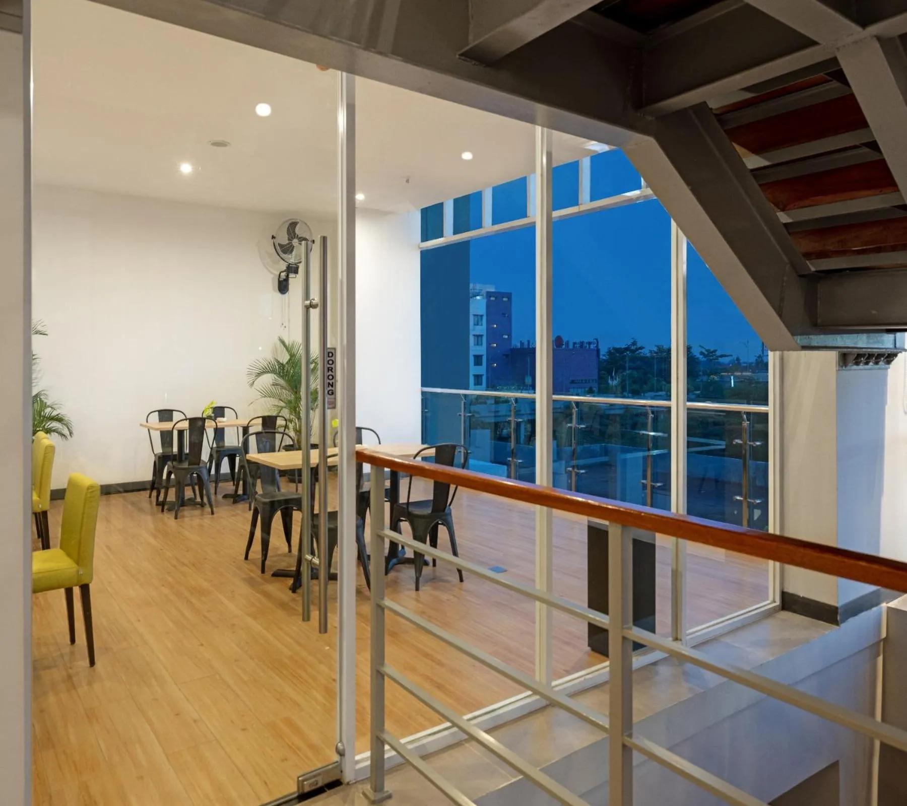 Restaurant/places to eat in favehotel Karawang