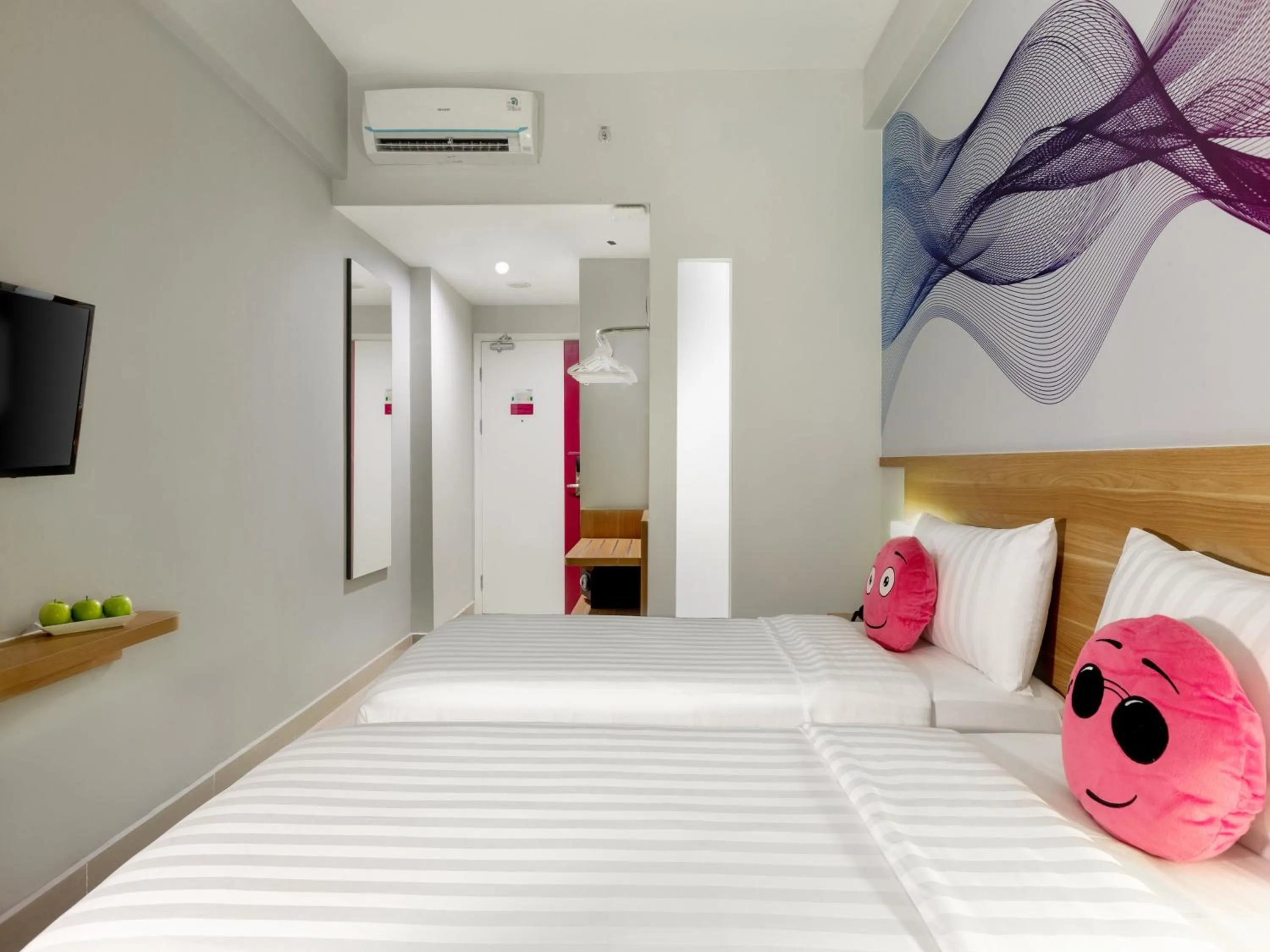 Photo of the whole room, Bed in favehotel Karawang