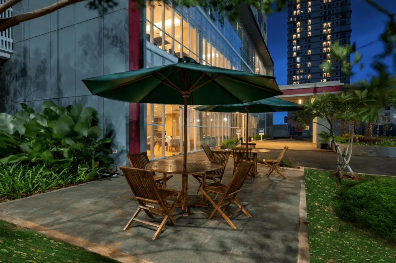 Facade/entrance in favehotel Karawang