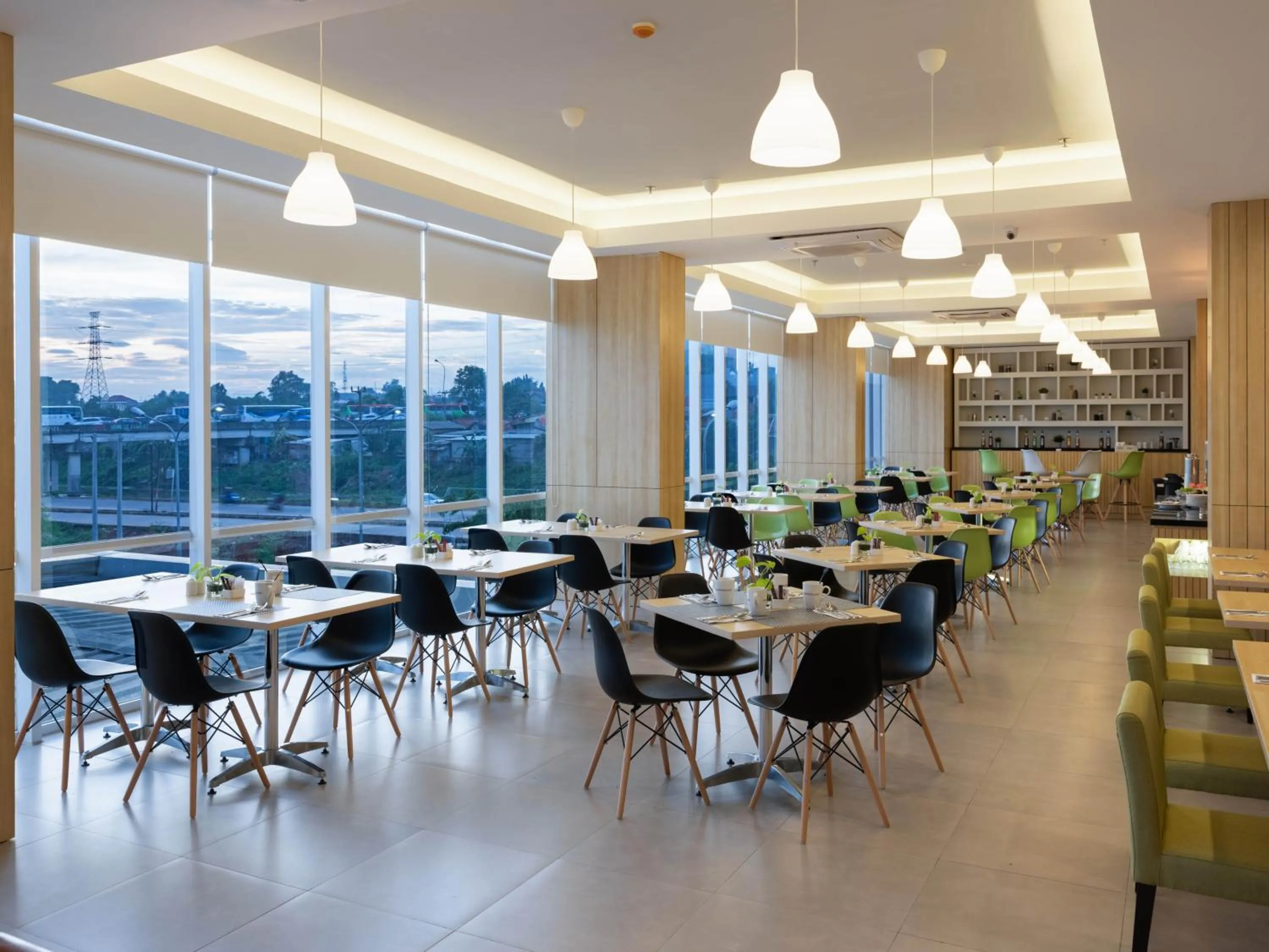 Restaurant/places to eat in favehotel Karawang