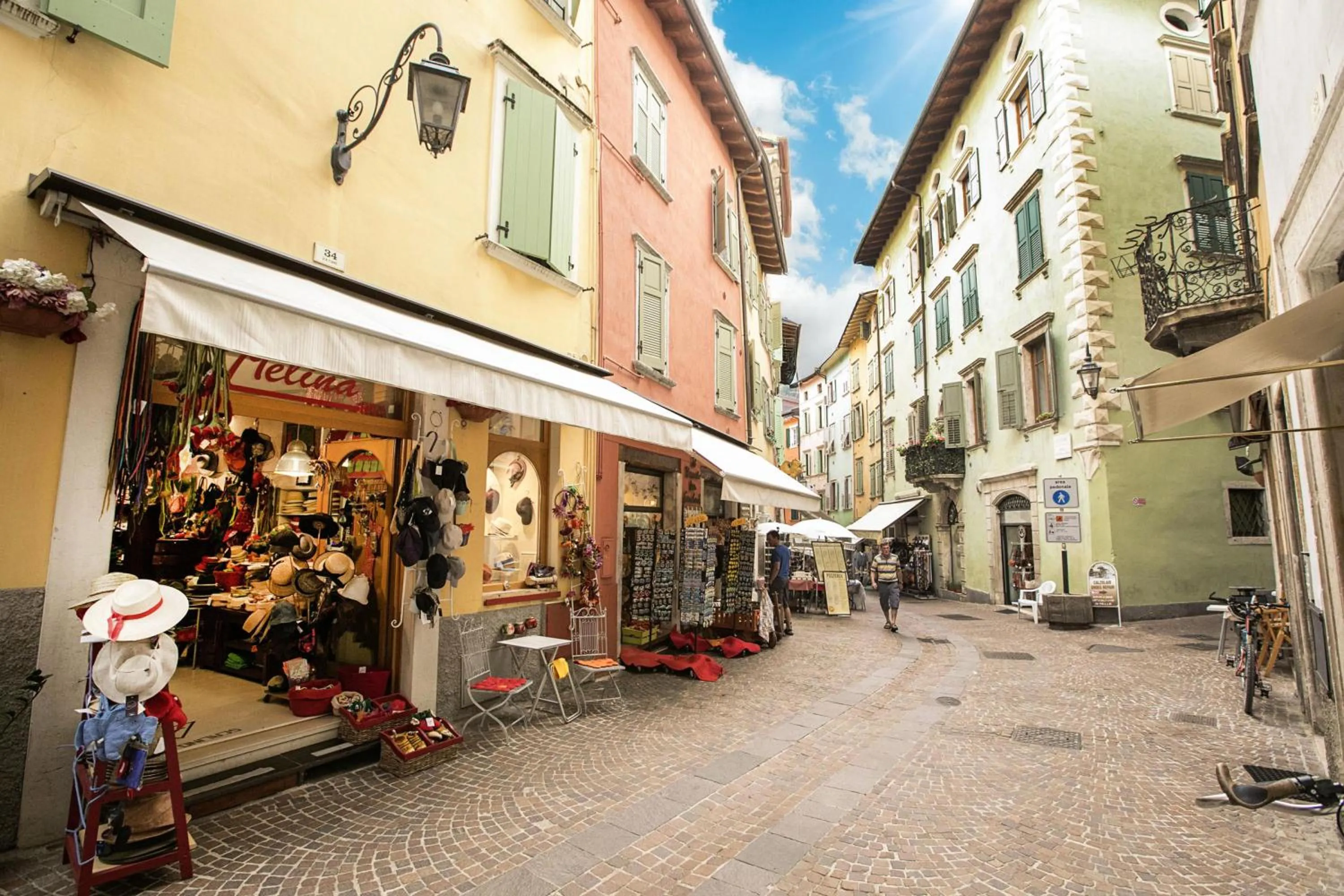 Neighbourhood in Appartamento Centro Storico Riva 2 - Happy Rentals