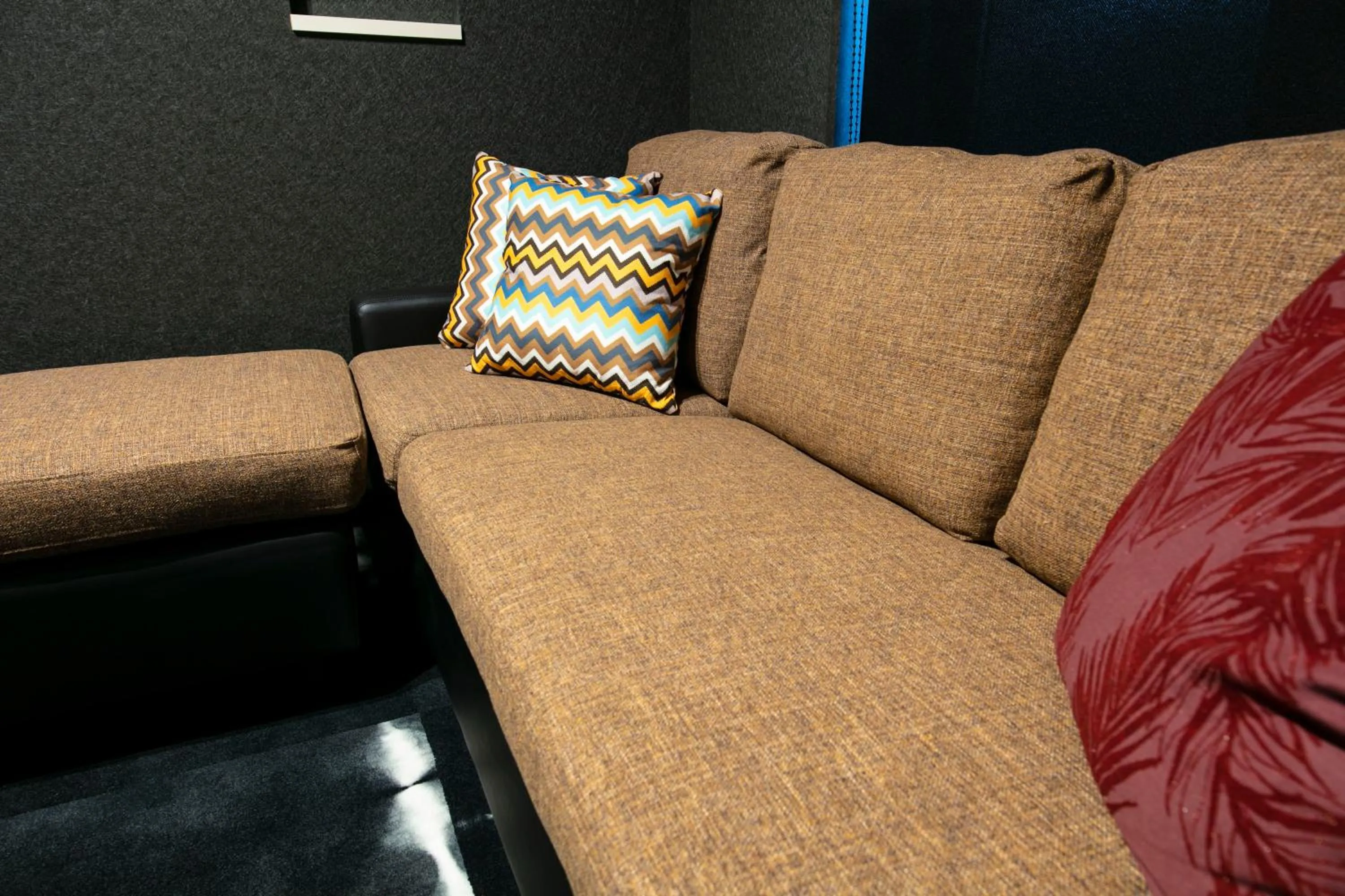 Photo of the whole room in GRAND BASE Takamatsu