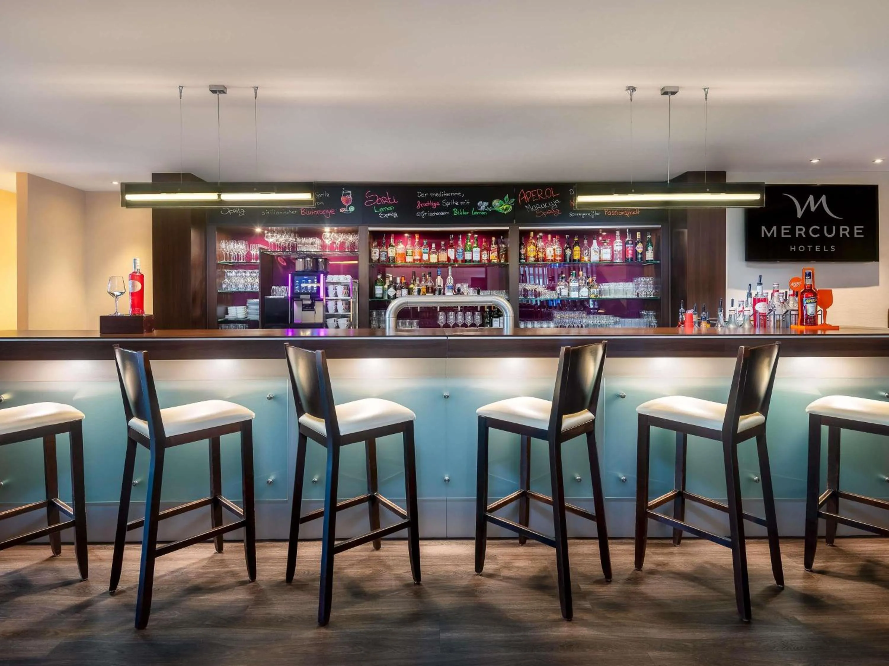 Lounge or bar in Mercure Hotel Bielefeld Johannisberg