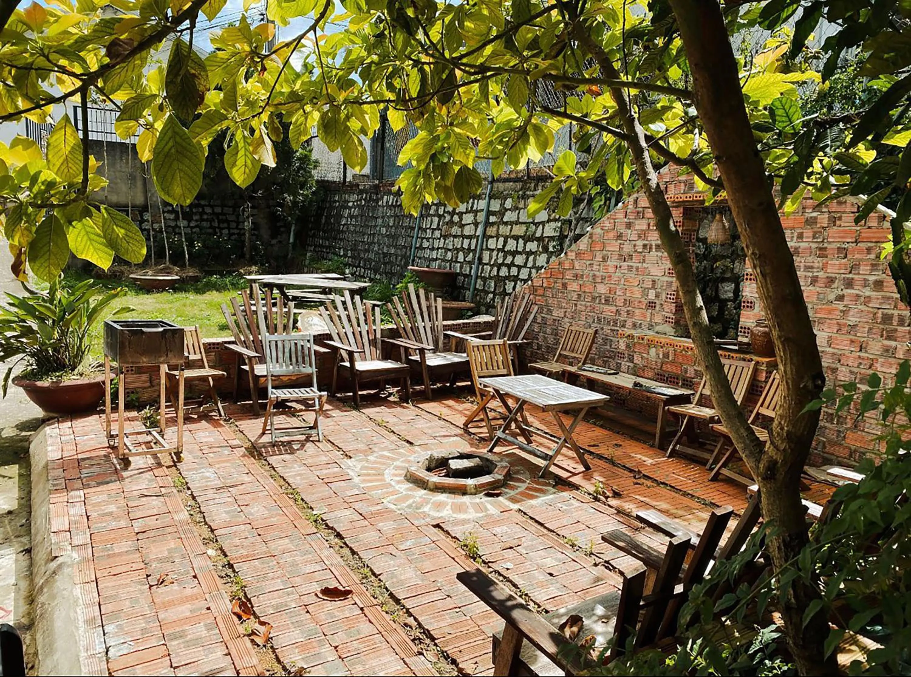 Garden in HOMESTAY THÙY DƯƠNG