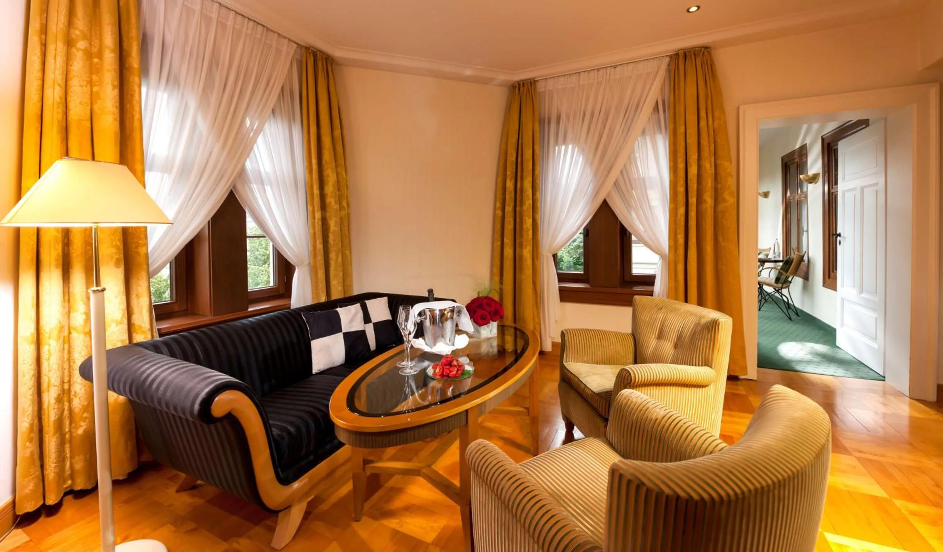 TV and multimedia in Dorint Am Goethepark Weimar