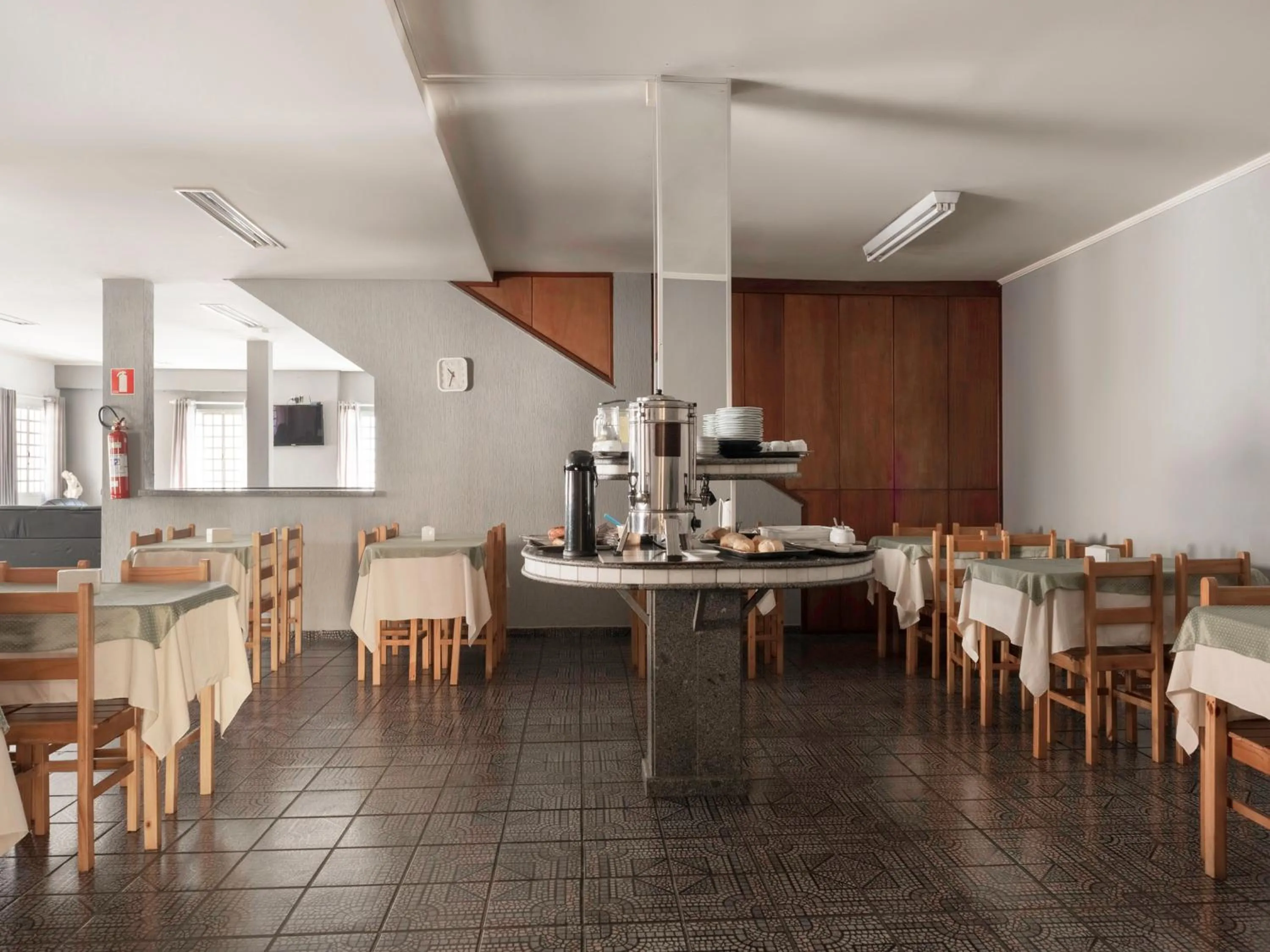 Restaurant/places to eat in Hotel dos Nobres