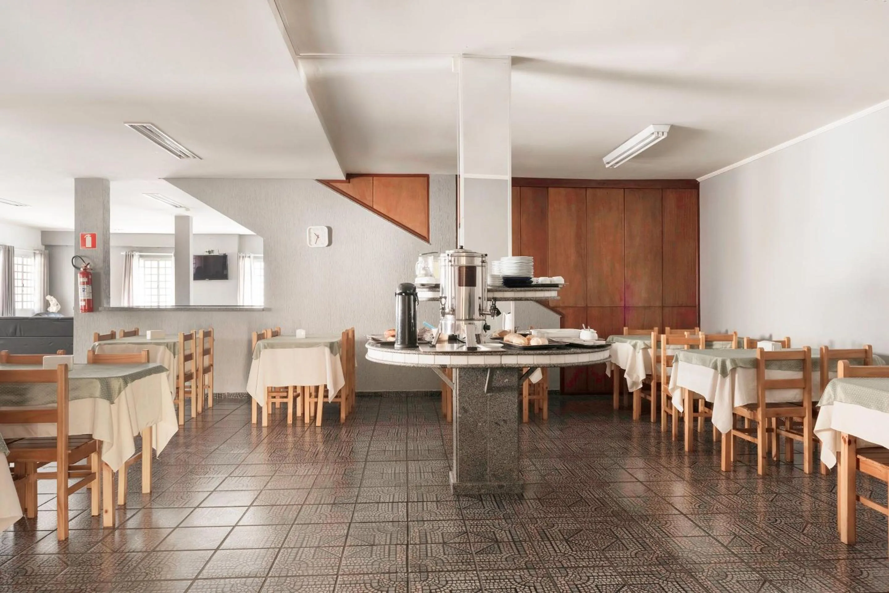 Restaurant/places to eat in Hotel dos Nobres