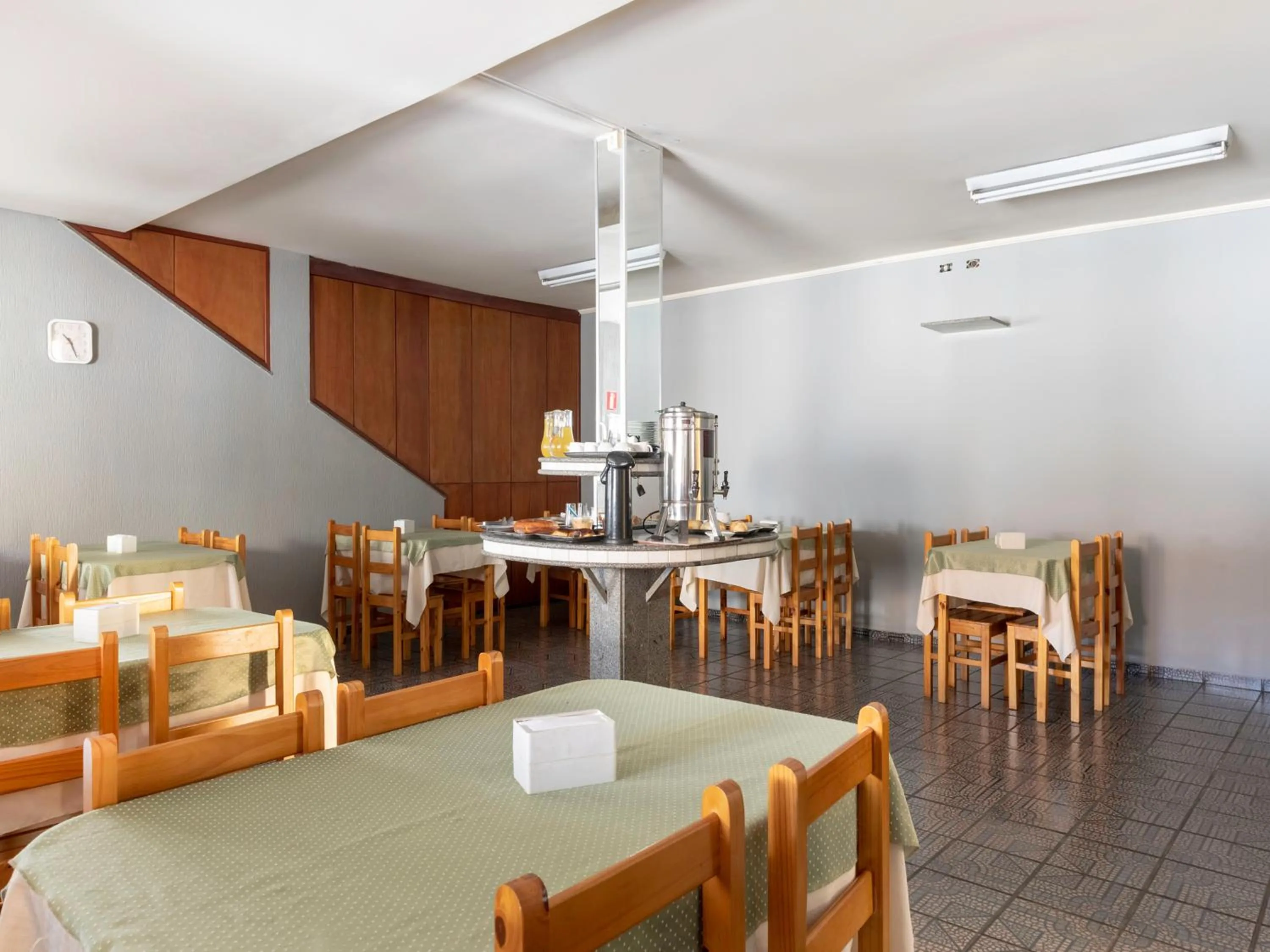 Restaurant/places to eat in Hotel dos Nobres