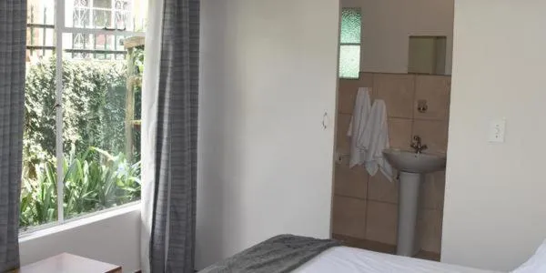 Bathroom, Bed in Siesta B&B Vryheid