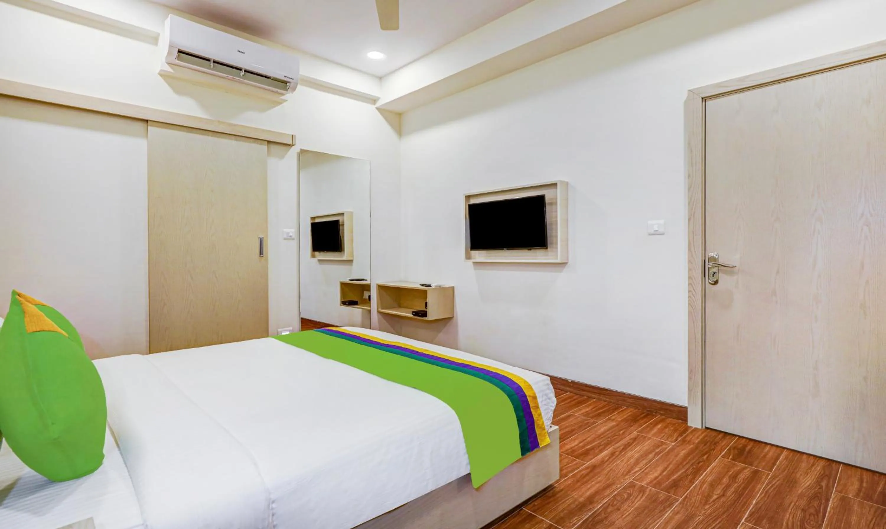 Bedroom, Bed in Treebo Galaxy Suites Mathikere