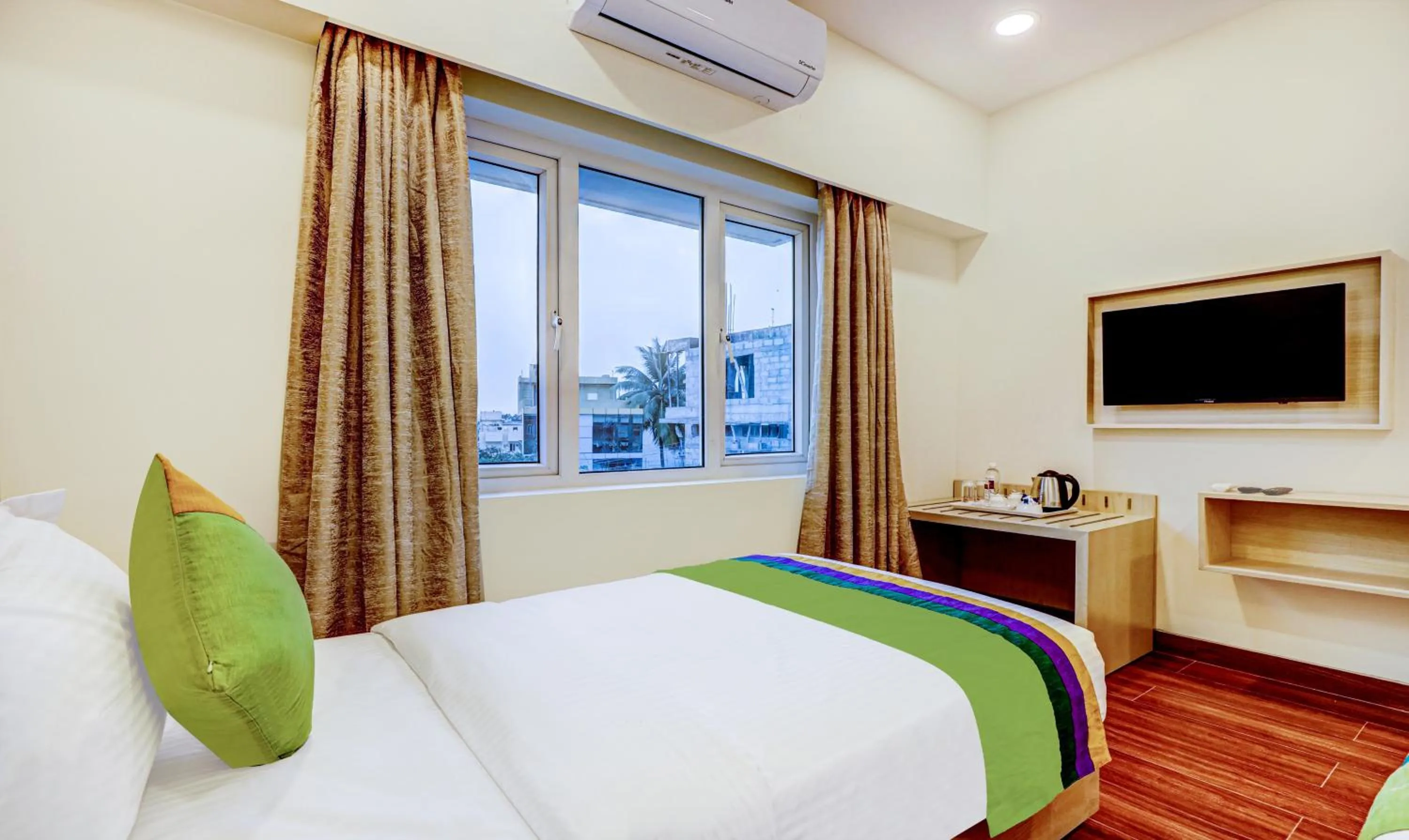 Bedroom, Bed in Treebo Galaxy Suites Mathikere