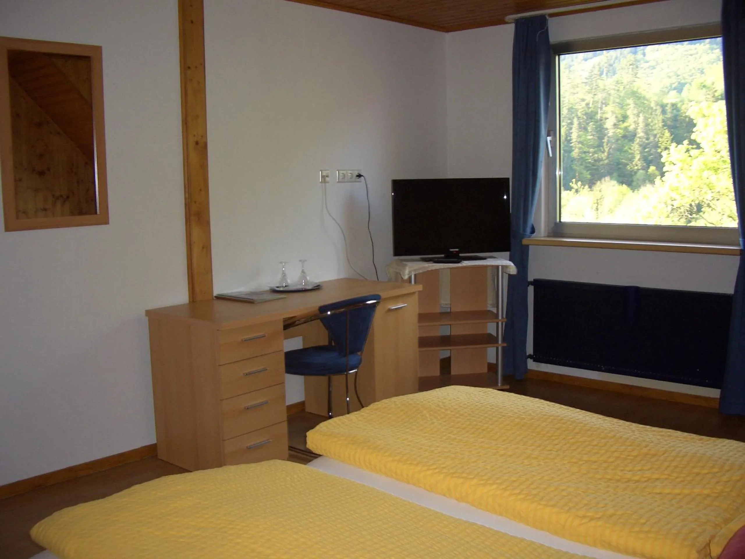 Photo of the whole room, Bed in Hotel Battenfeld