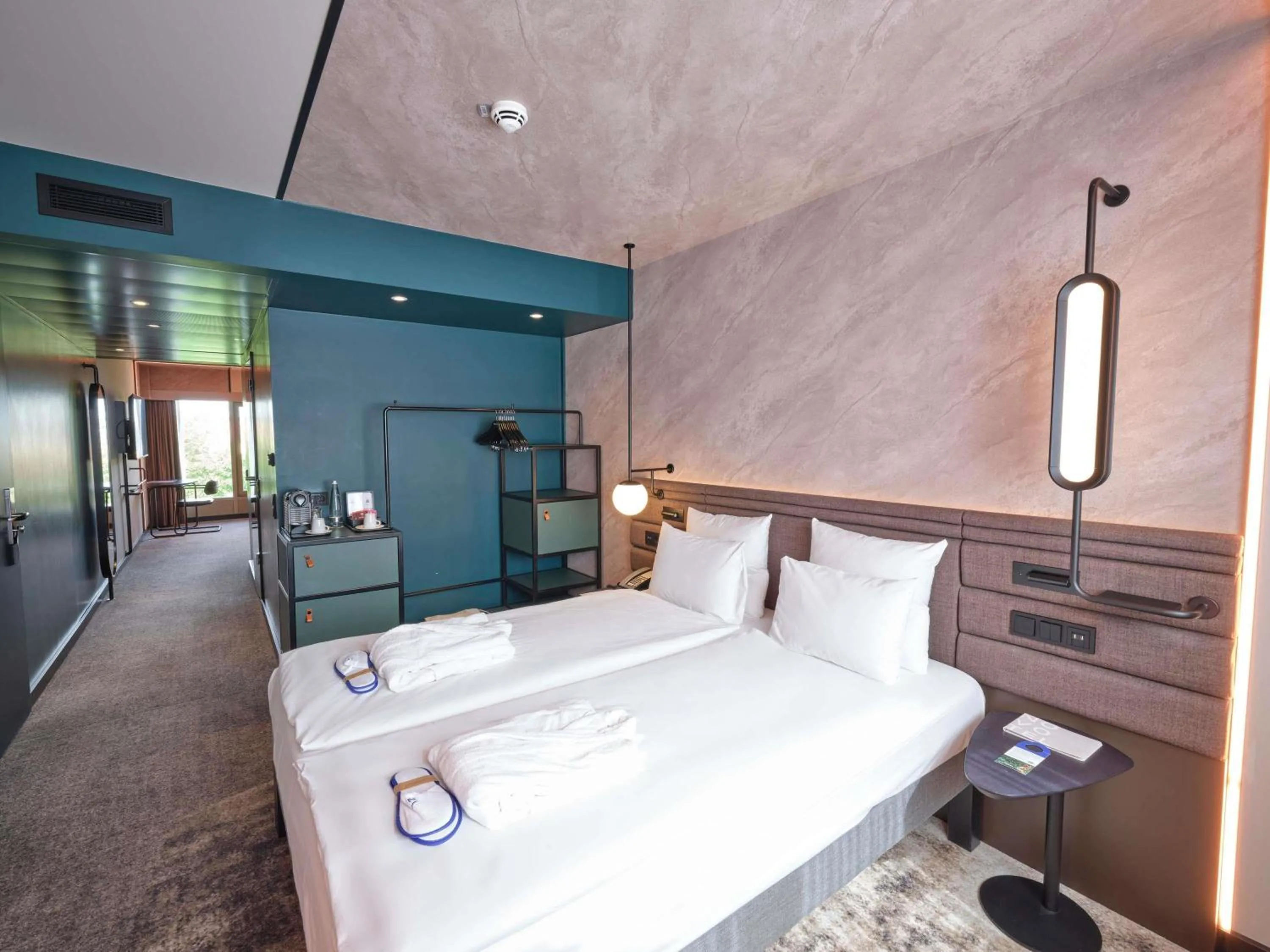 Bedroom, Bed in Novotel München City