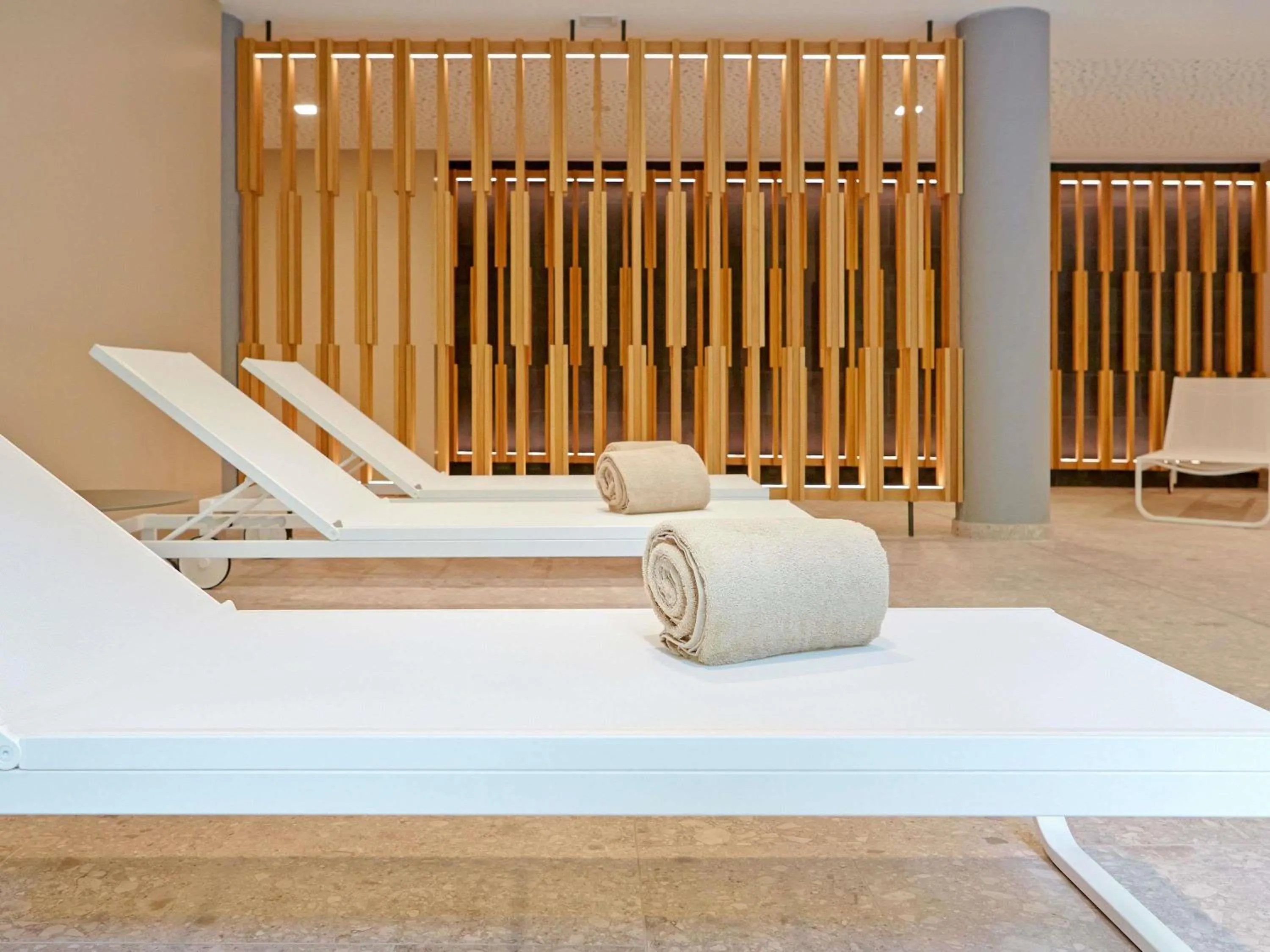 Pool view in Novotel München City