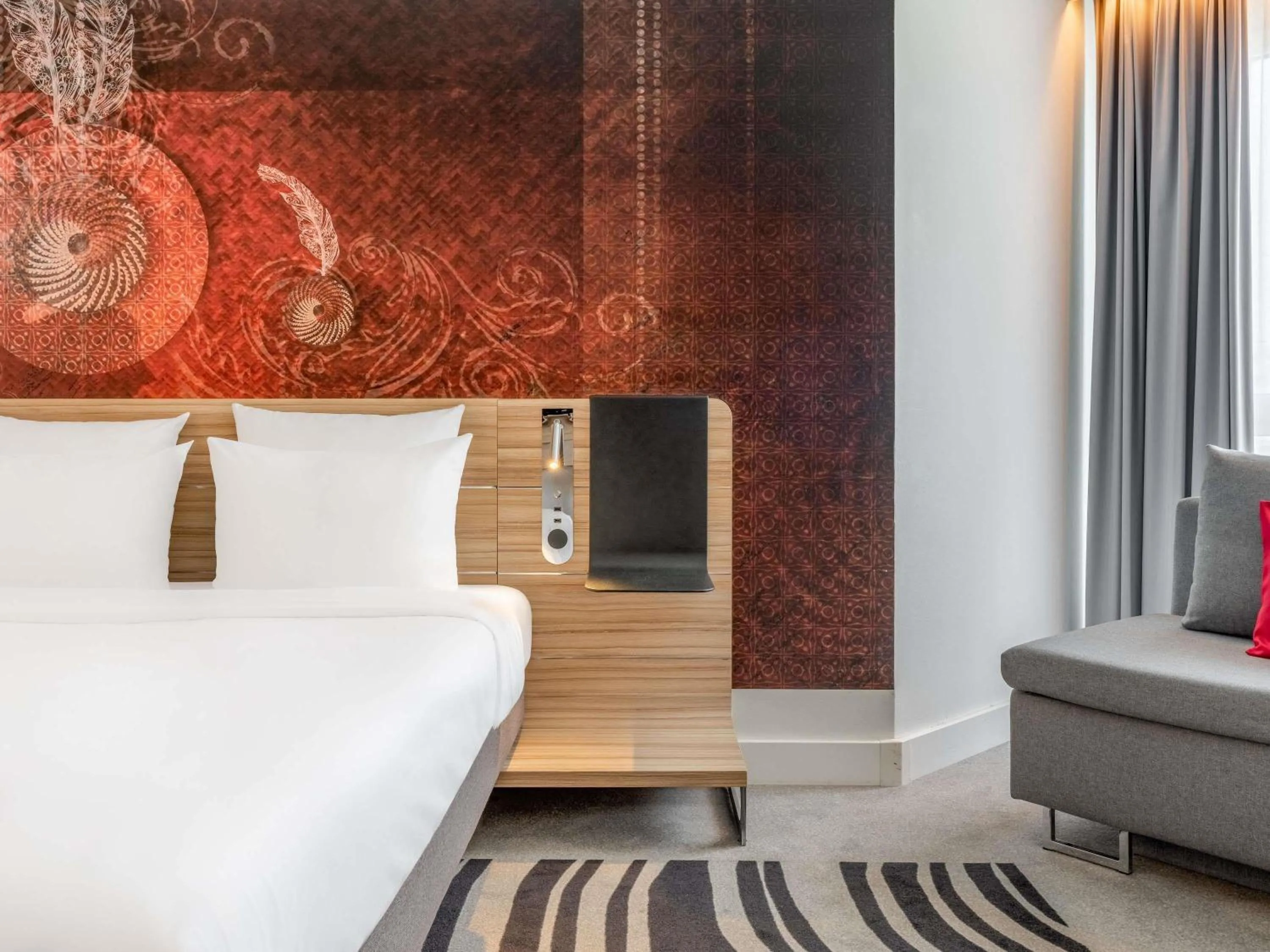 Bedroom, Bed in Novotel München City