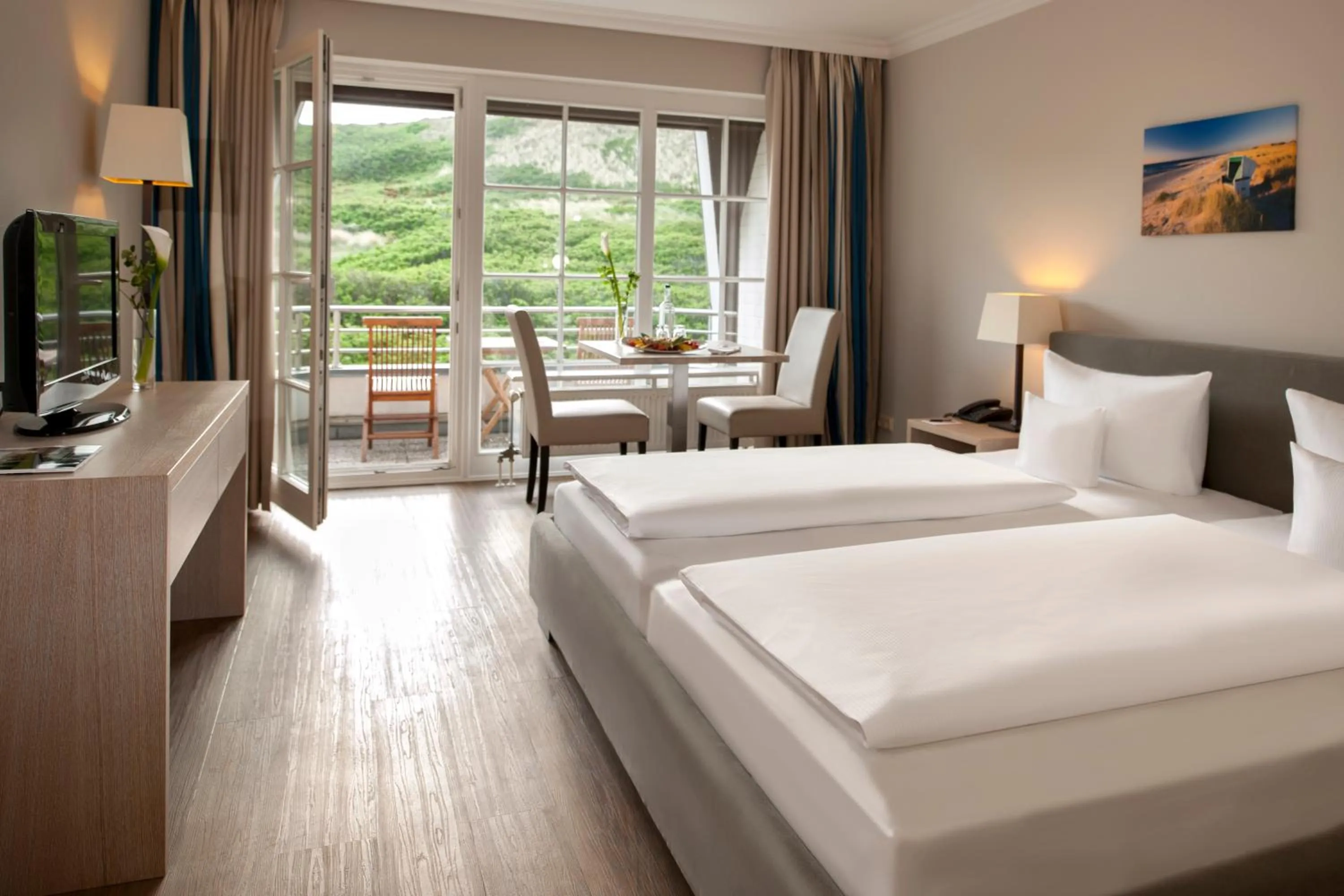 Balcony/Terrace, Bed in Dorint Strandresort & Spa Westerland/Sylt