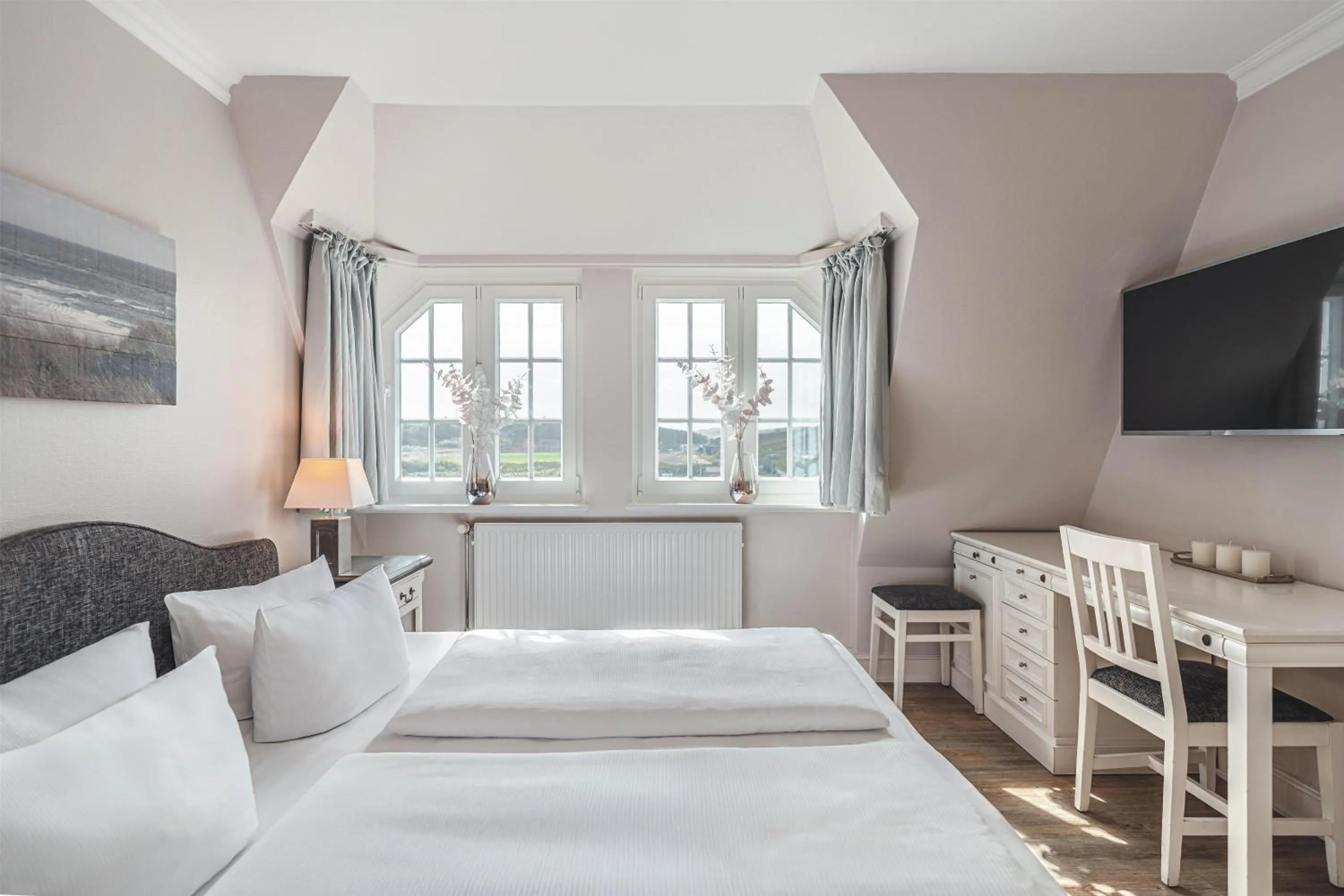 Photo of the whole room, Bed in Dorint Strandresort & Spa Westerland/Sylt