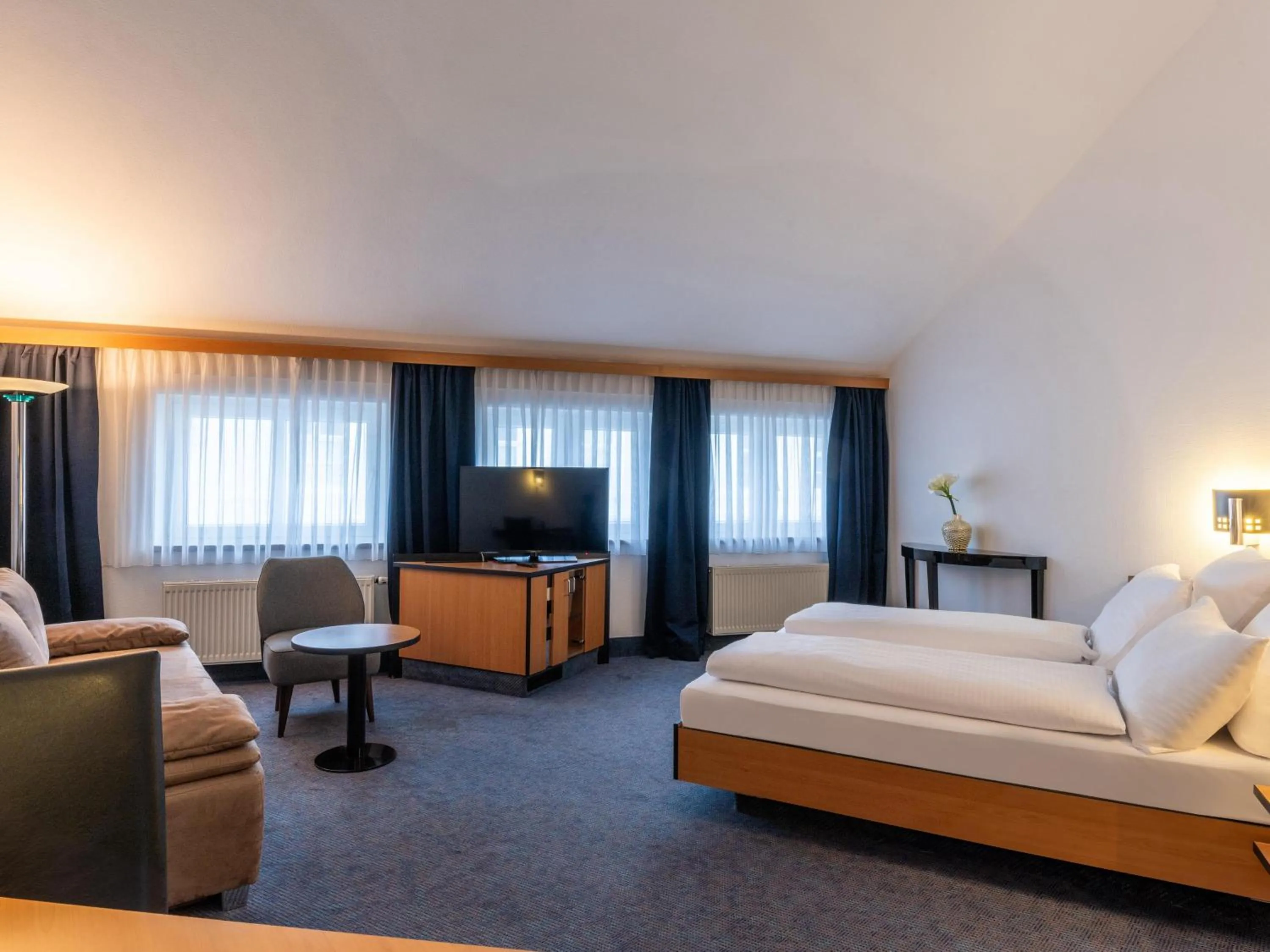 Photo of the whole room, Bed in Best Western Hotel de Ville