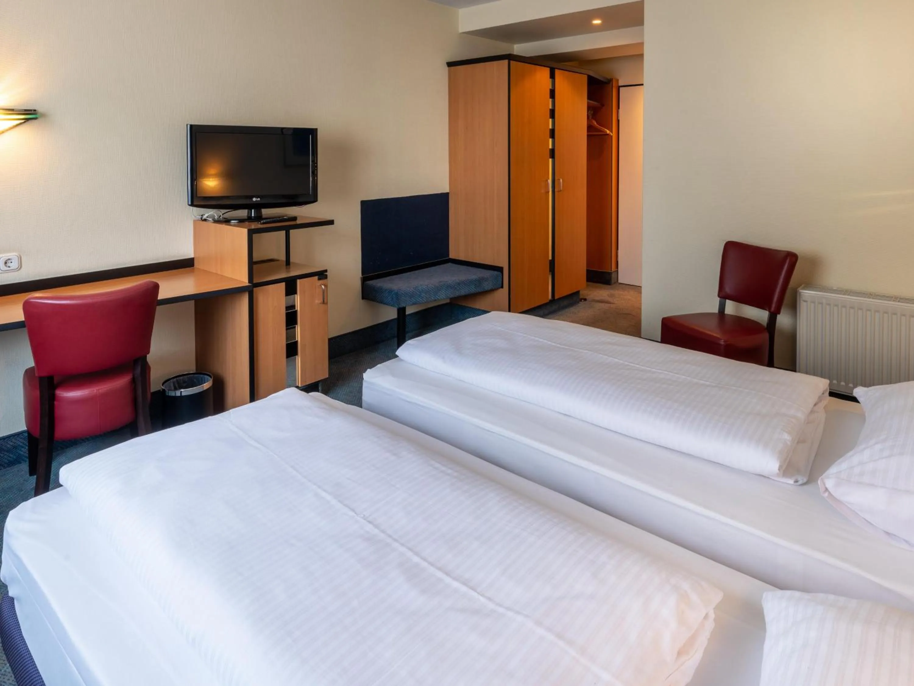 Photo of the whole room, Bed in Best Western Hotel de Ville