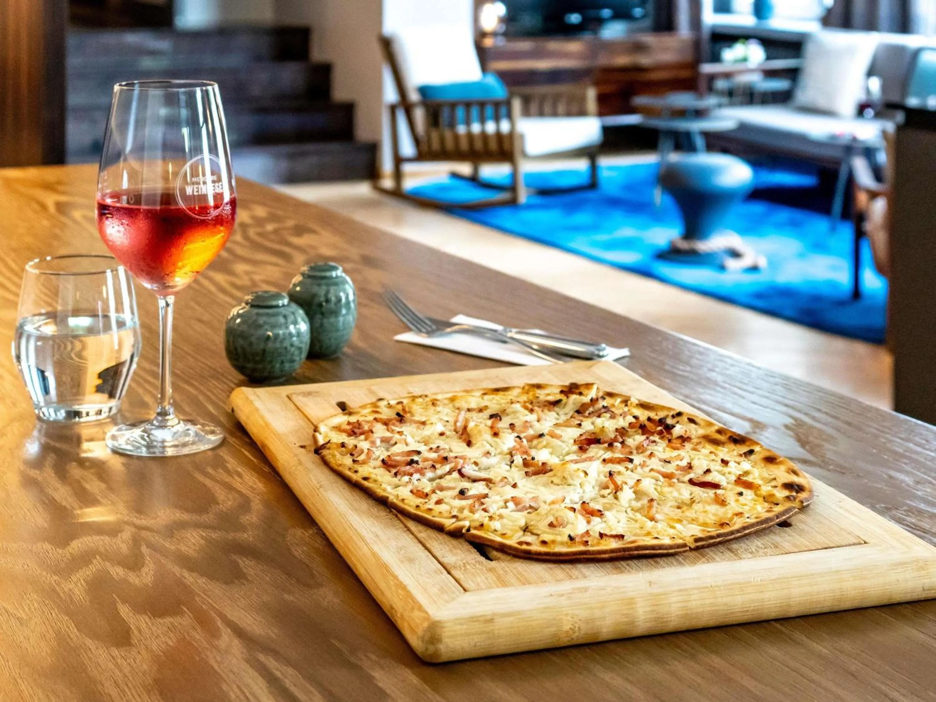 Lounge or bar in Mercure Hotel Luebeck City Center