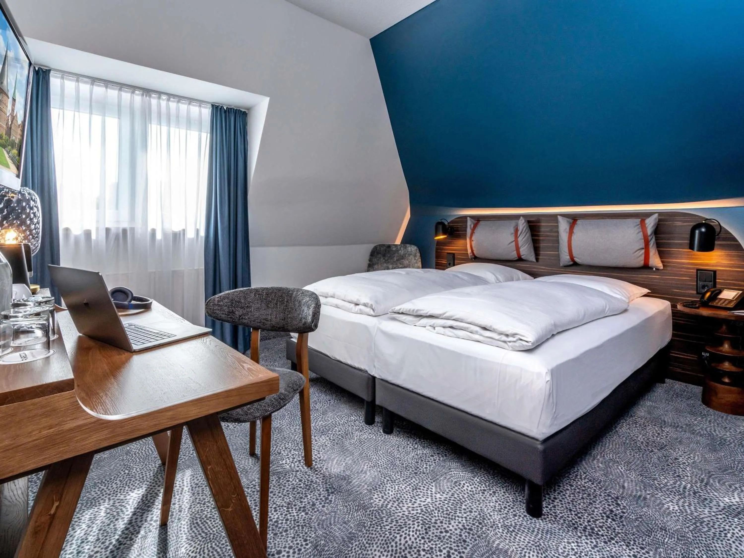 Bedroom, Bed in Mercure Hotel Luebeck City Center