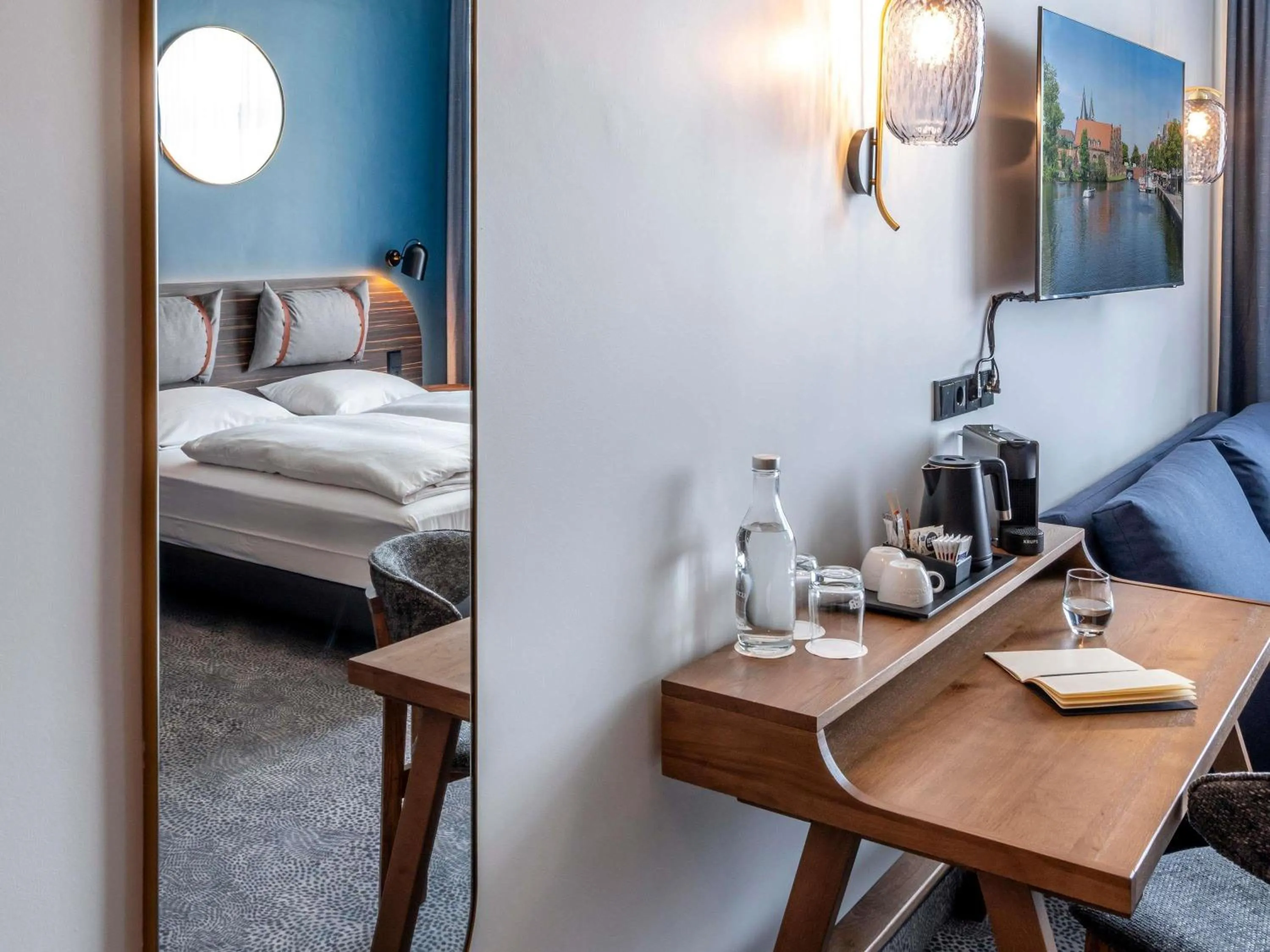 Bedroom, Bed in Mercure Hotel Luebeck City Center