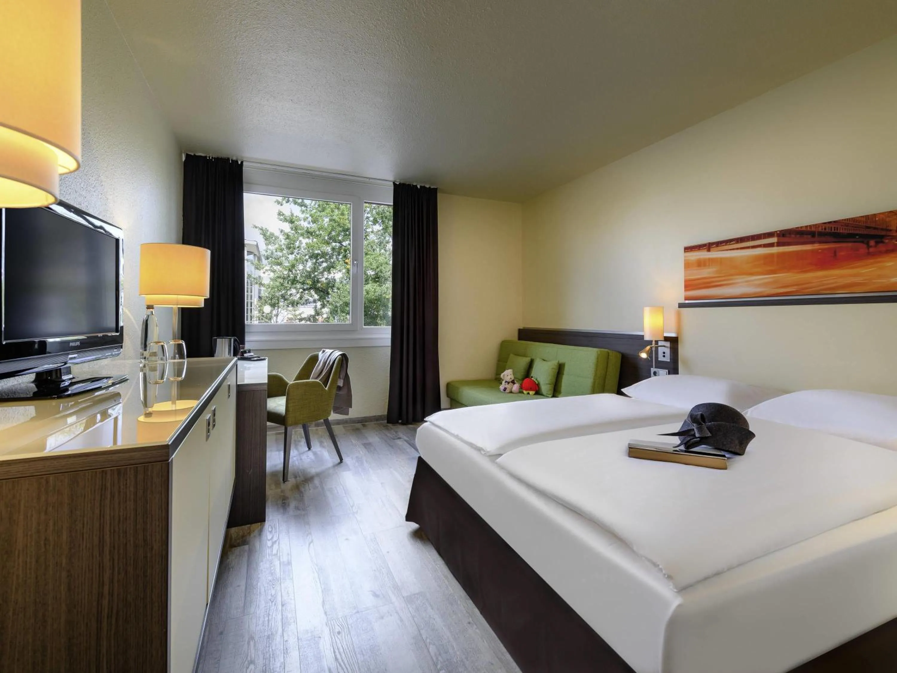 Bedroom, Bed in Mercure Hotel Köln West