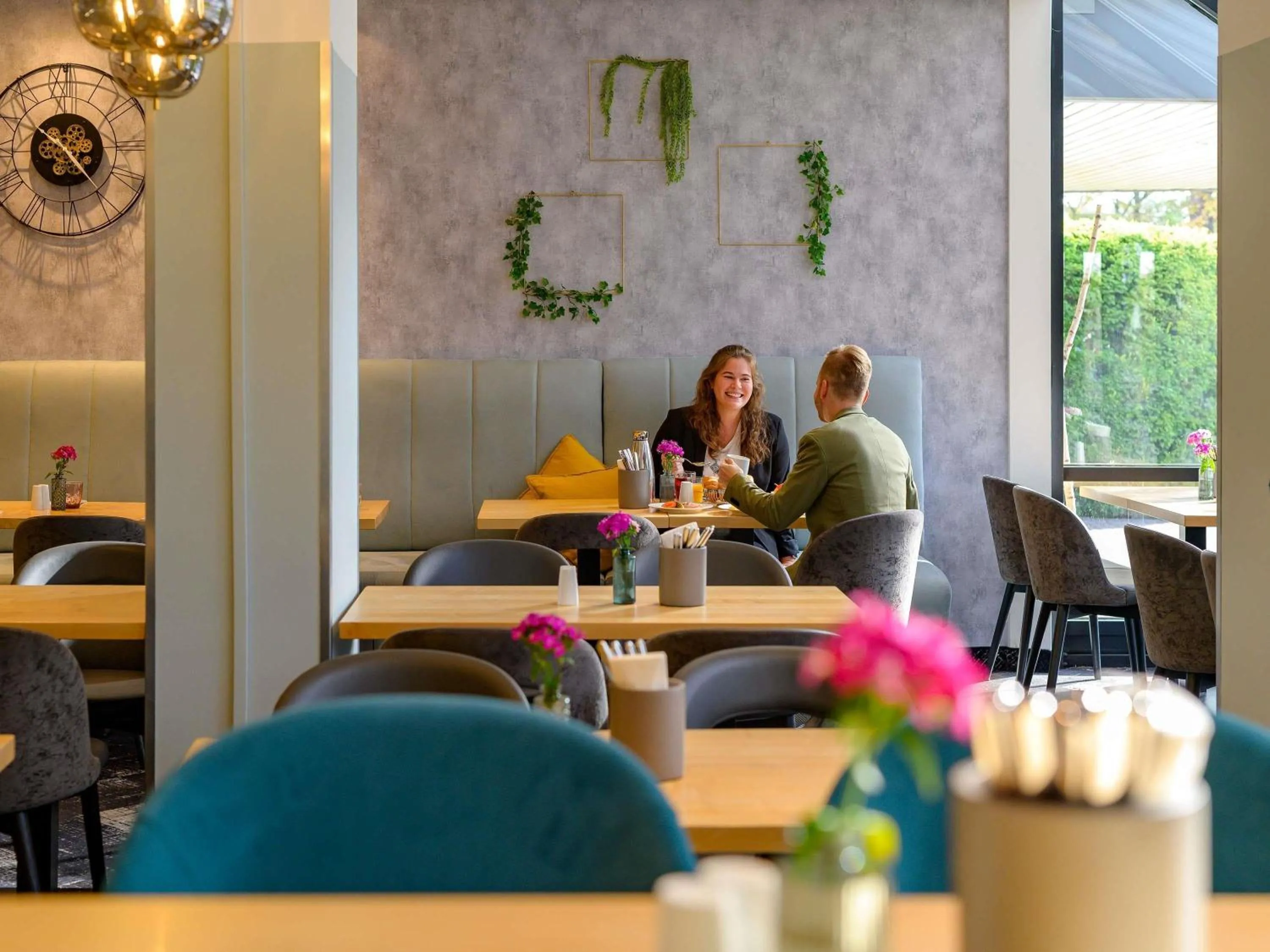 Restaurant/places to eat in Mercure Hotel Köln West