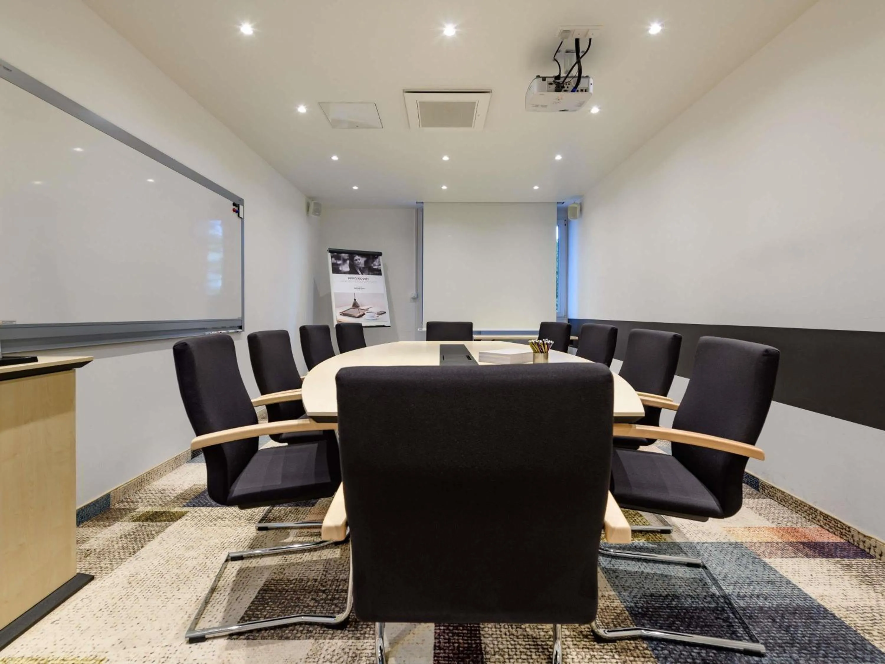 Meeting/conference room in Mercure Hotel Köln West