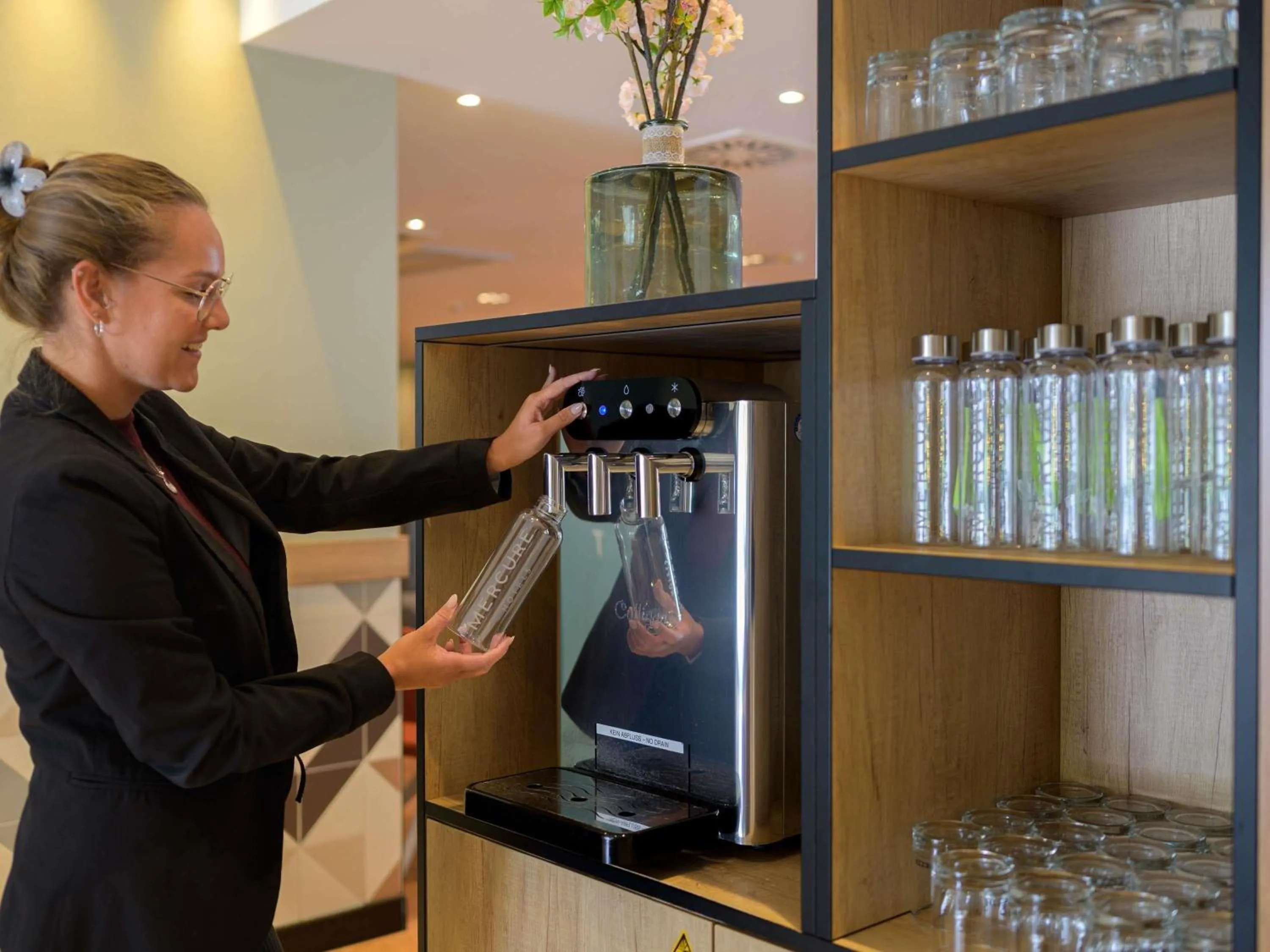 Meeting/conference room in Mercure Hotel Köln West