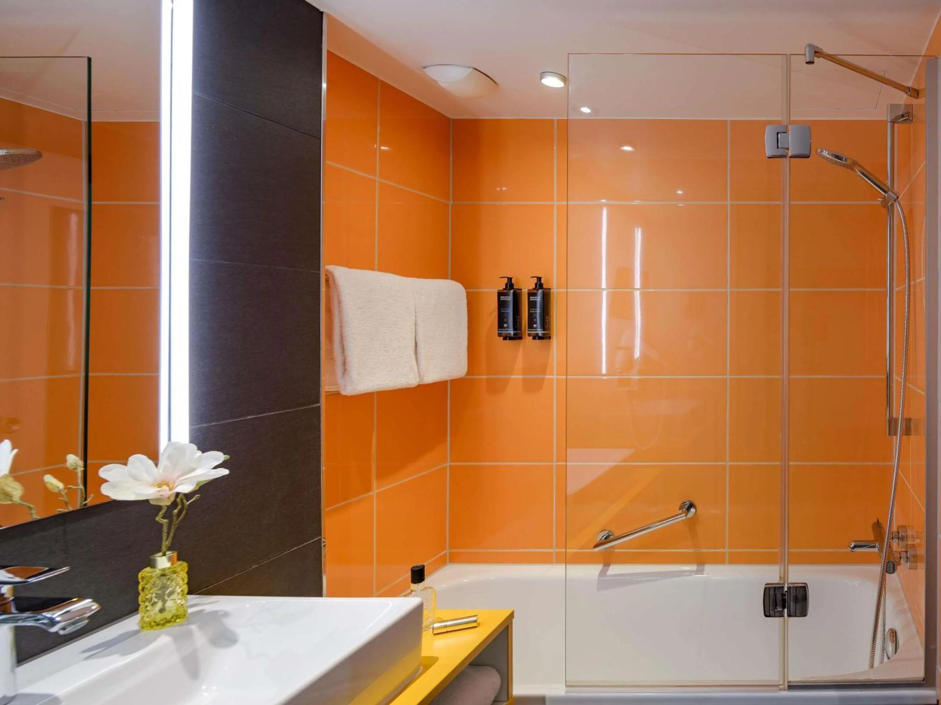 Bedroom in Mercure Hotel Köln West