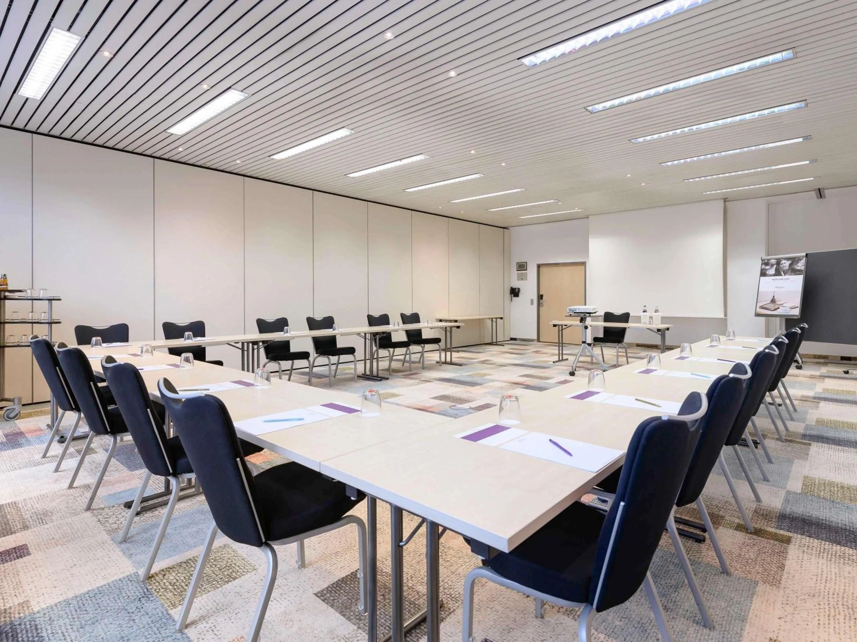 Meeting/conference room in Mercure Hotel Köln West