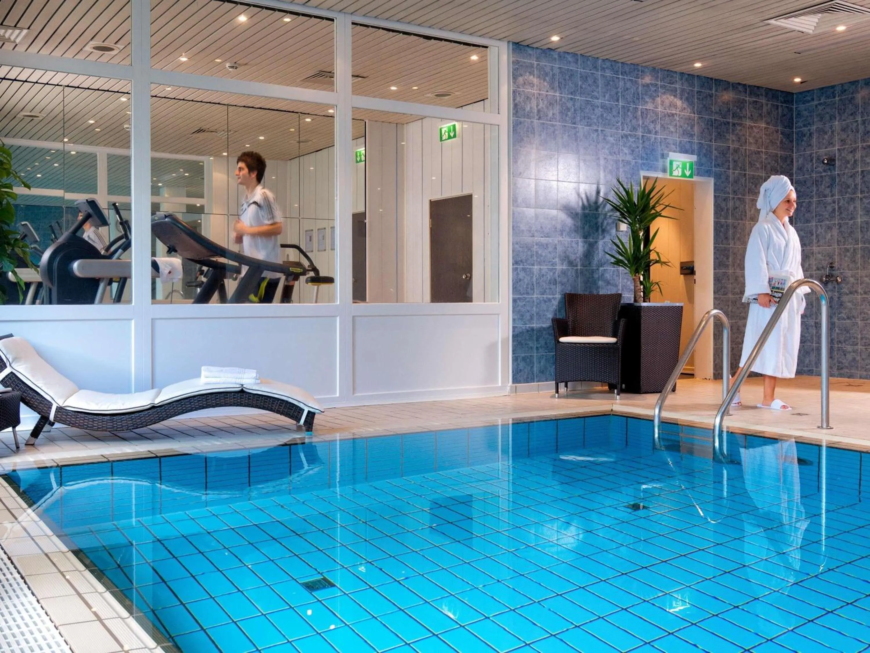 Pool view in Mercure Hotel Köln West