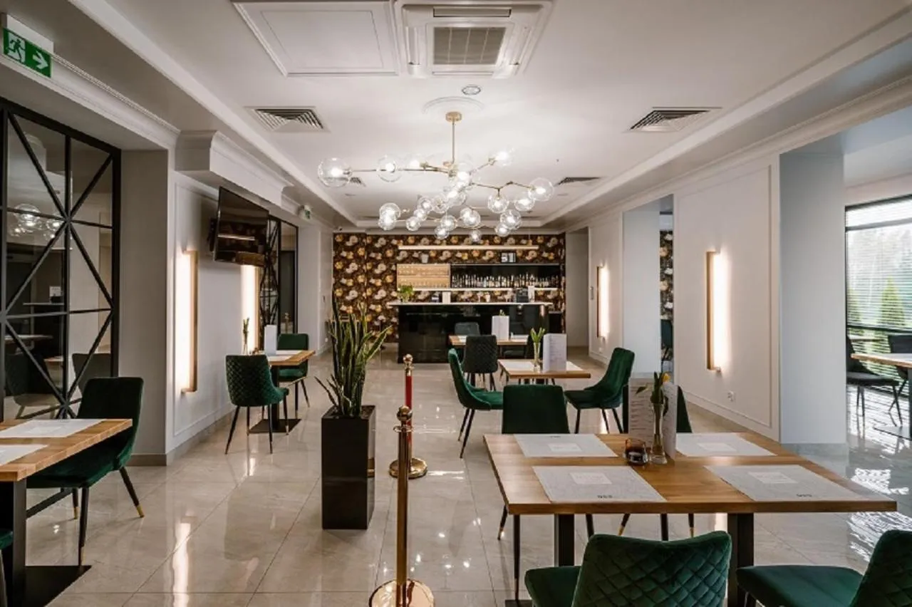 Restaurant/places to eat in Hotel Polonia
