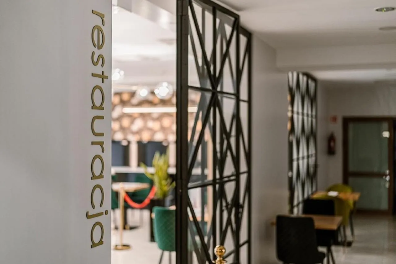 Restaurant/places to eat in Hotel Polonia