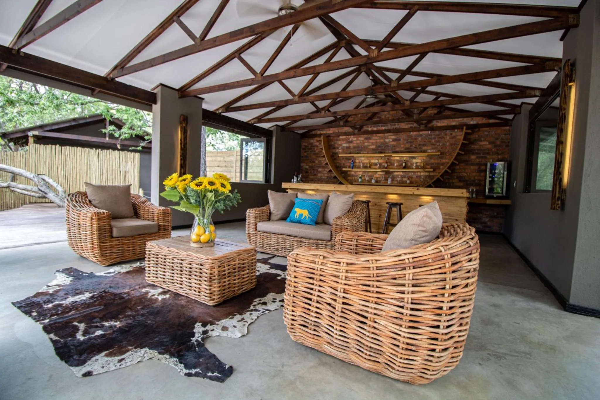 Lounge or bar in Little Africa Safari Lodge