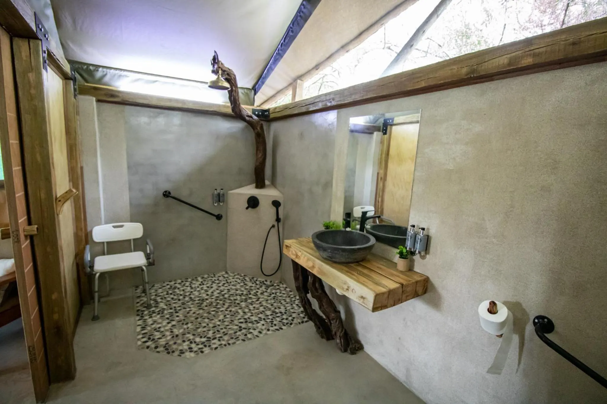 Bathroom in Little Africa Safari Lodge