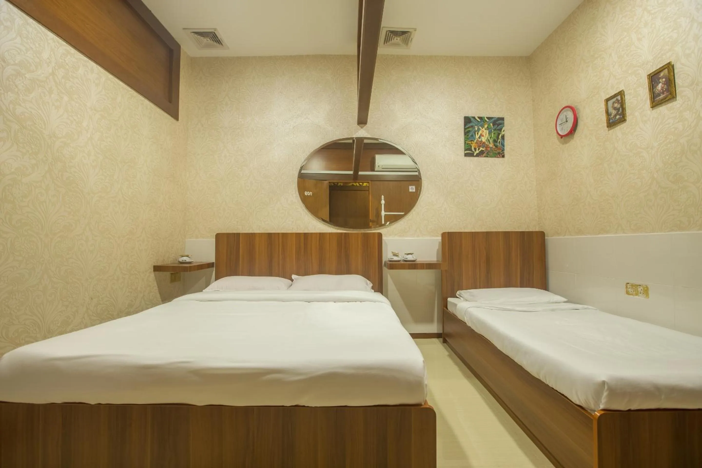 Bedroom, Bed in Hotel O Rebecca's Homes