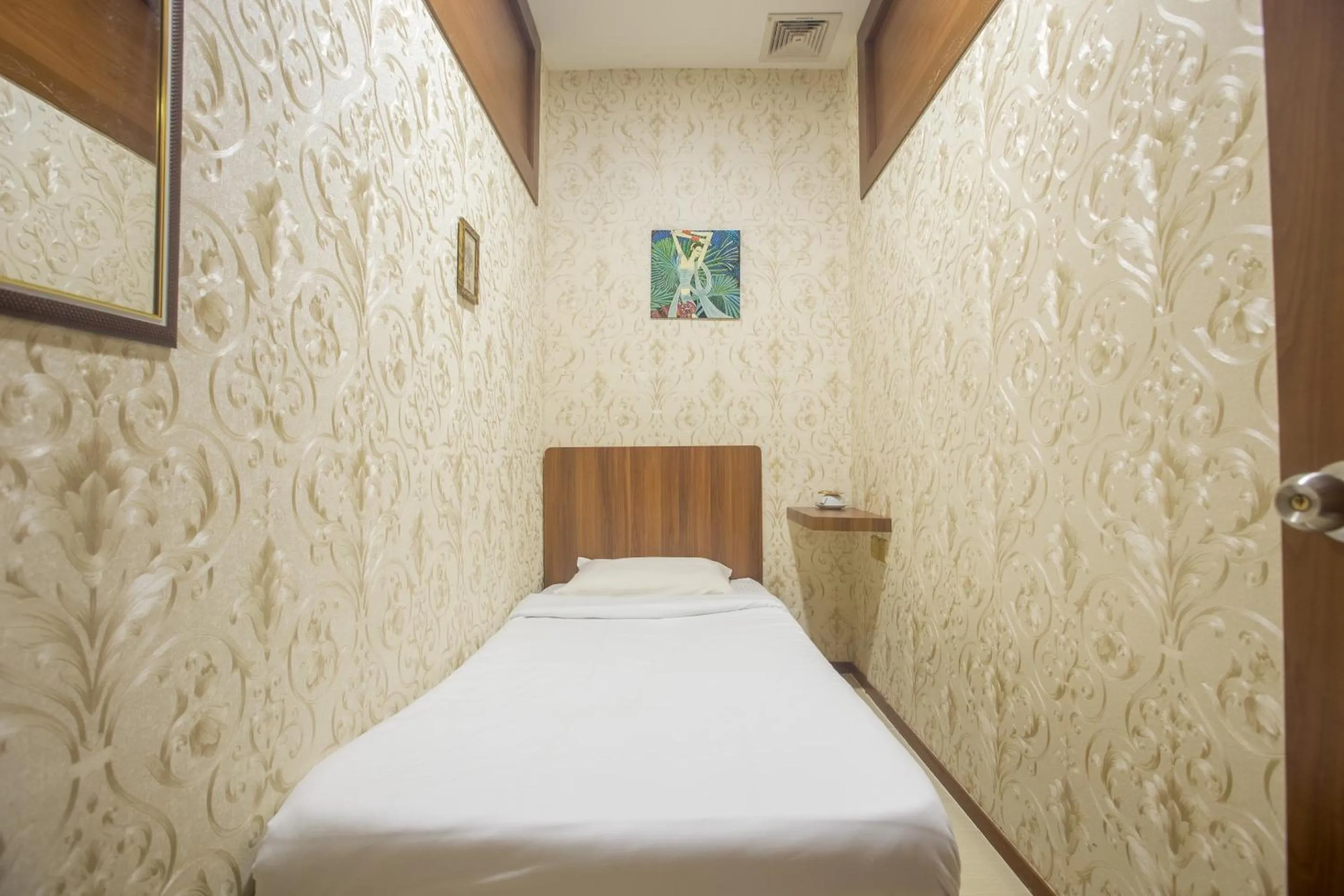 Bedroom, Bed in Hotel O Rebecca's Homes