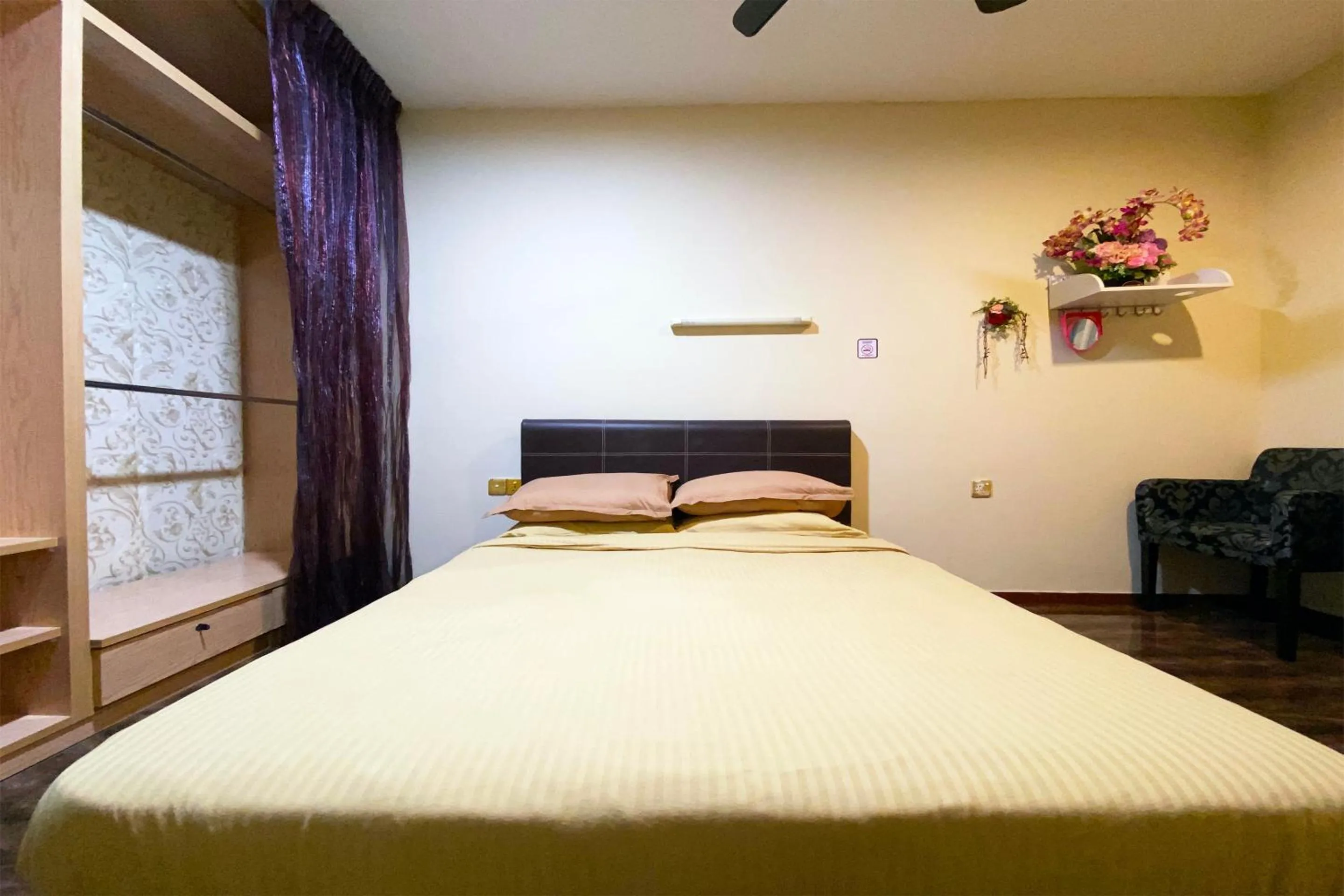 Bedroom, Bed in Hotel O Rebecca's Homes