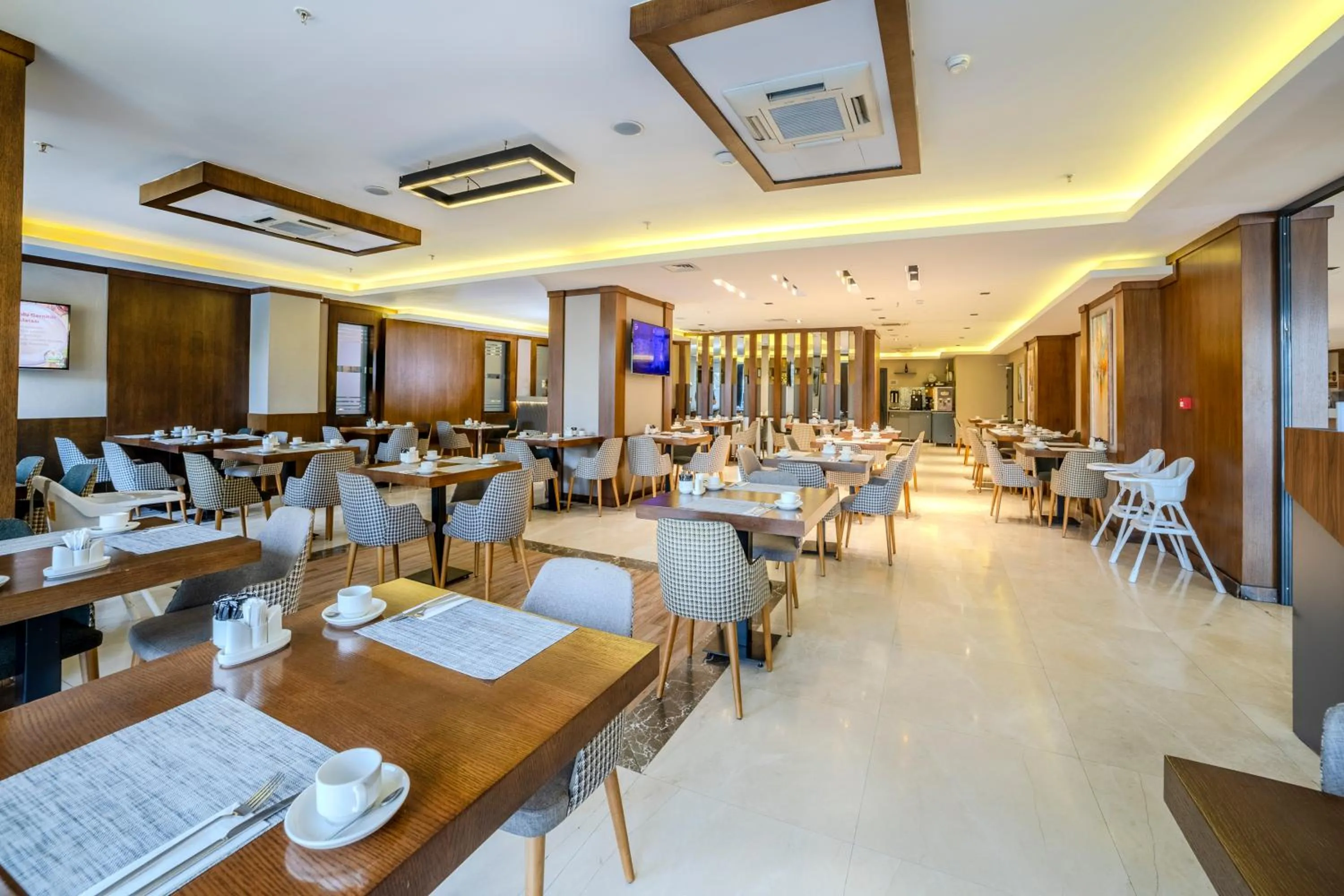 Restaurant/places to eat in Royal Termal Hotel