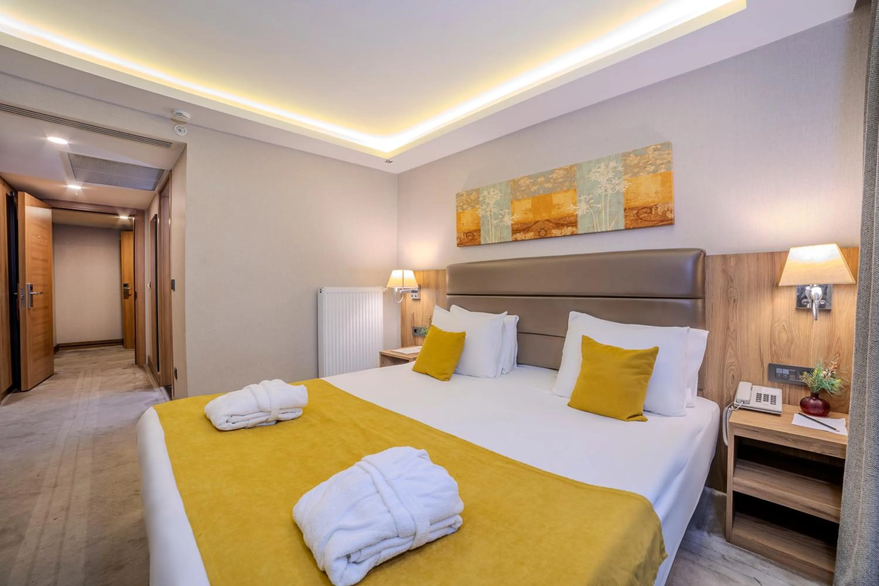 Living room, Bed in Royal Termal Hotel