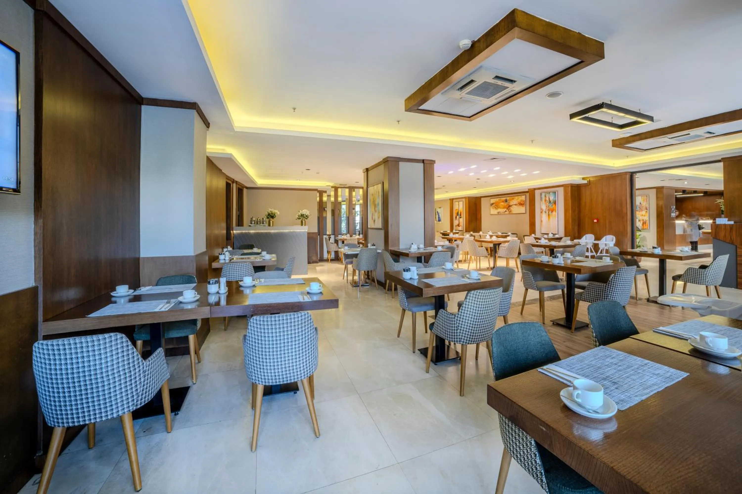 Restaurant/places to eat in Royal Termal Hotel