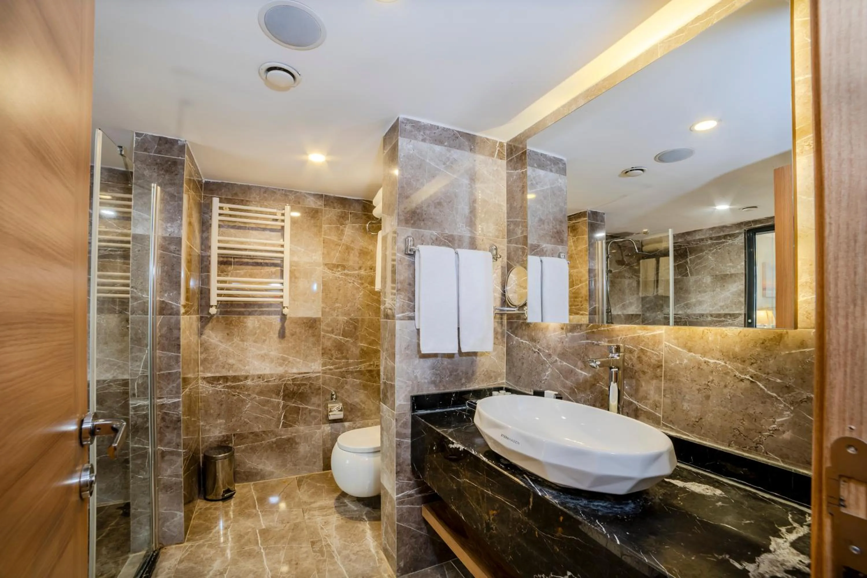 Bathroom in Royal Termal Hotel