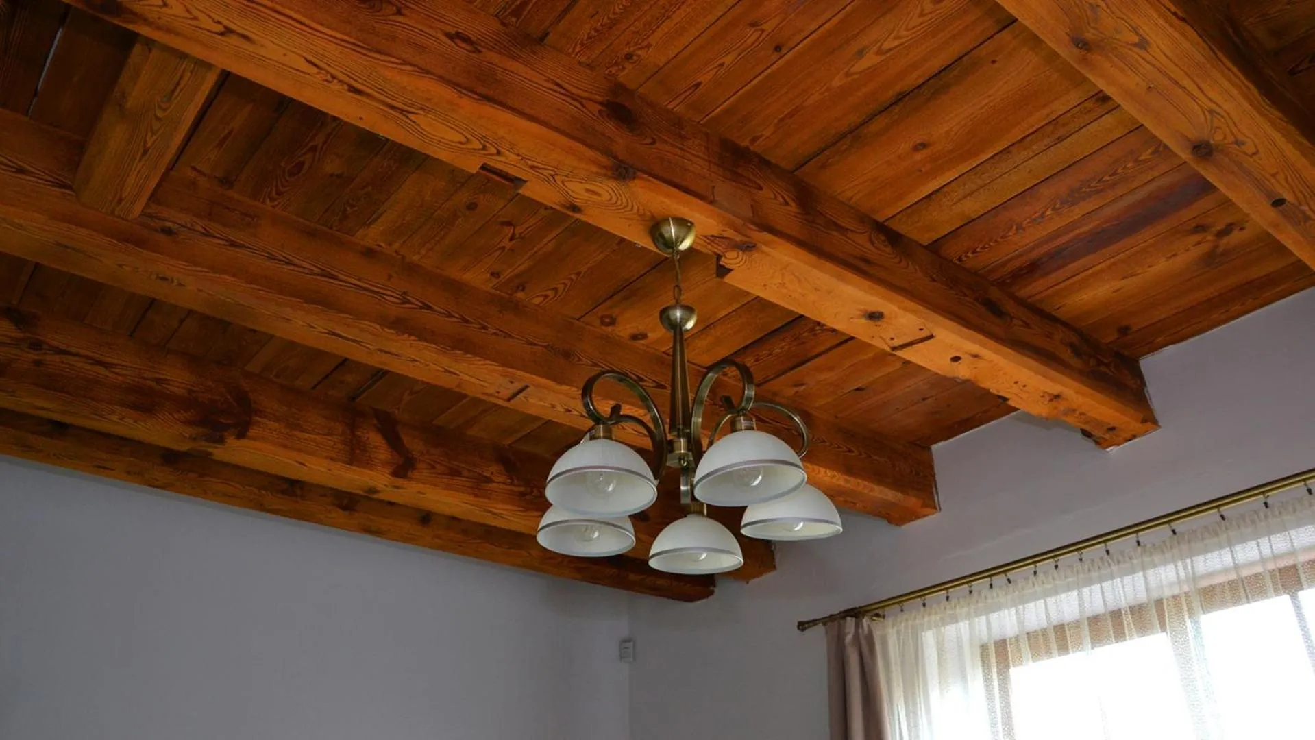 Decorative detail in Tawerna Kaper