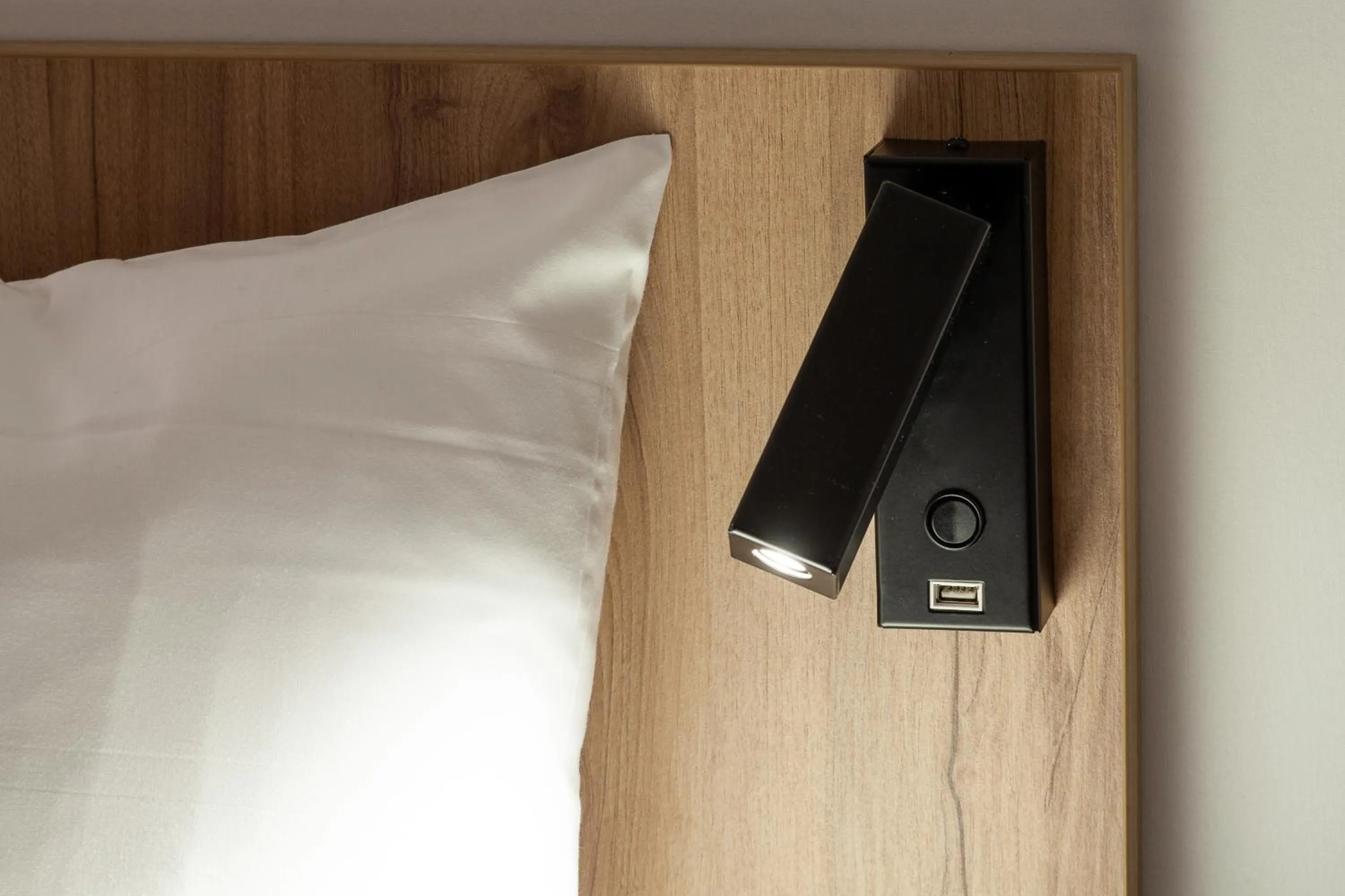 Bedroom, Bed in B&B HOTEL Paris Meudon Vélizy