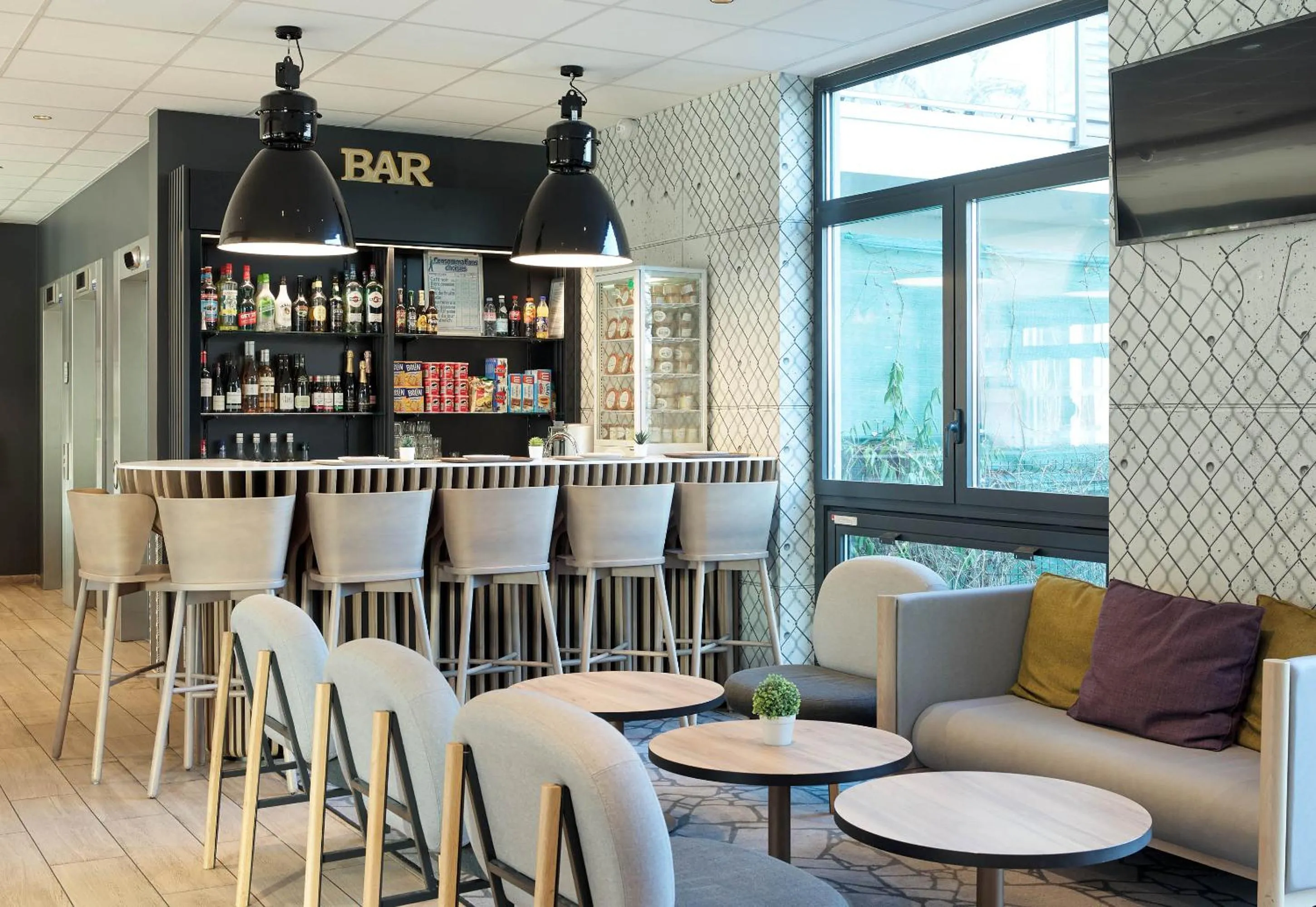 Lounge or bar in B&B HOTEL Paris Meudon Vélizy