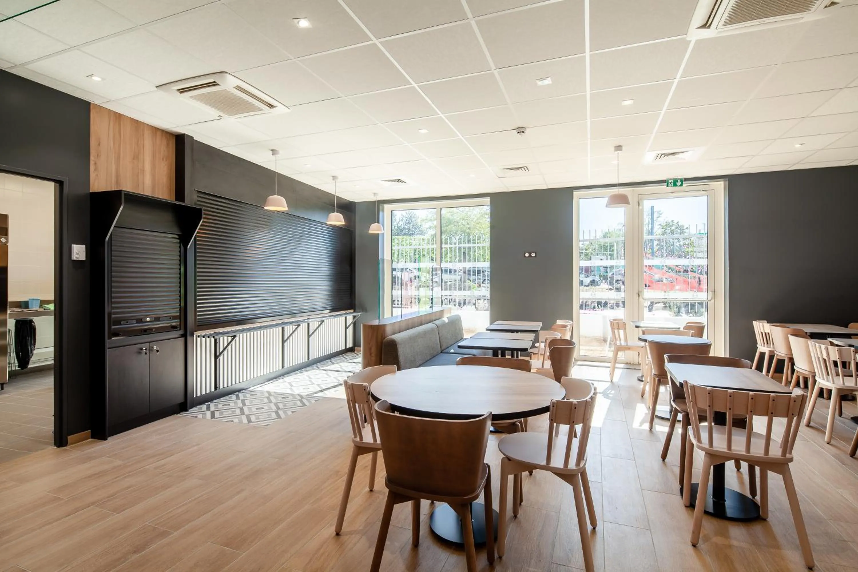 Buffet breakfast in B&B HOTEL Saint-Denis Porte de Paris