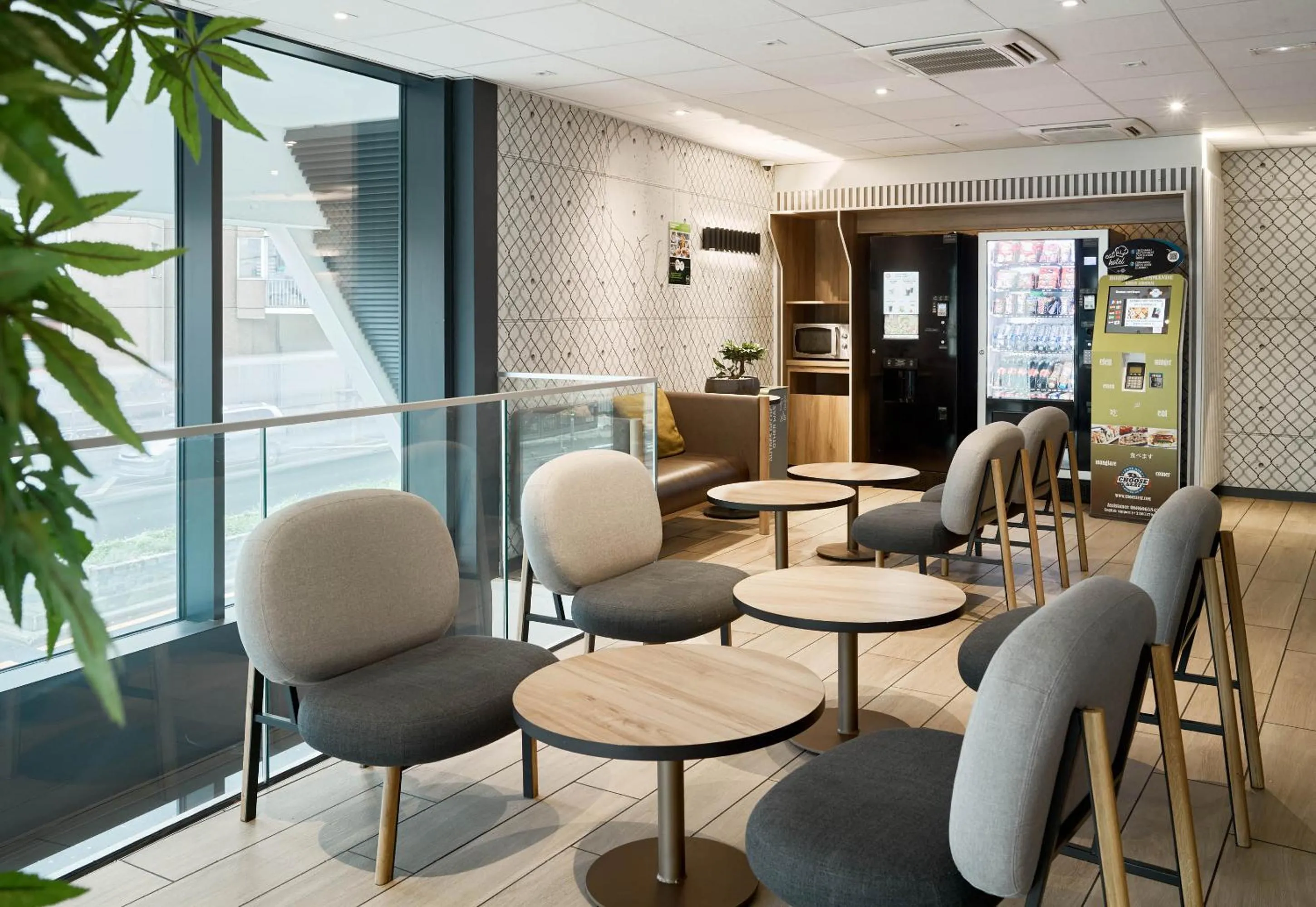 Seating area in B&B HOTEL Paris Porte de Bagnolet