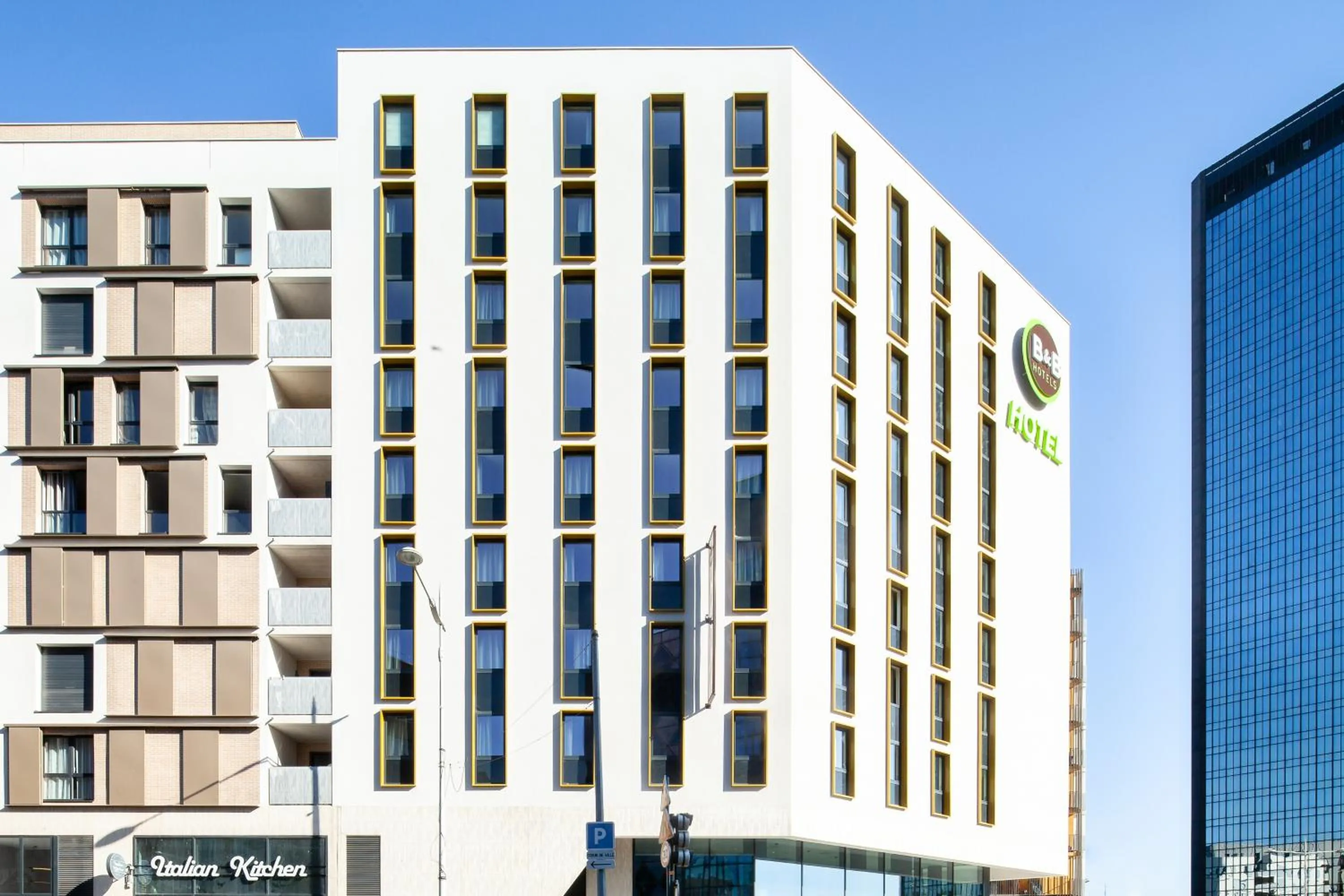 Facade/entrance in B&B HOTEL Paris Porte de Bagnolet